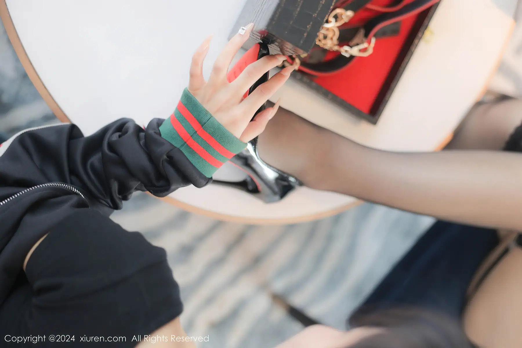 XIUREN No.8668 周周不吃香菜(86P_332.9M) - XIUREN No