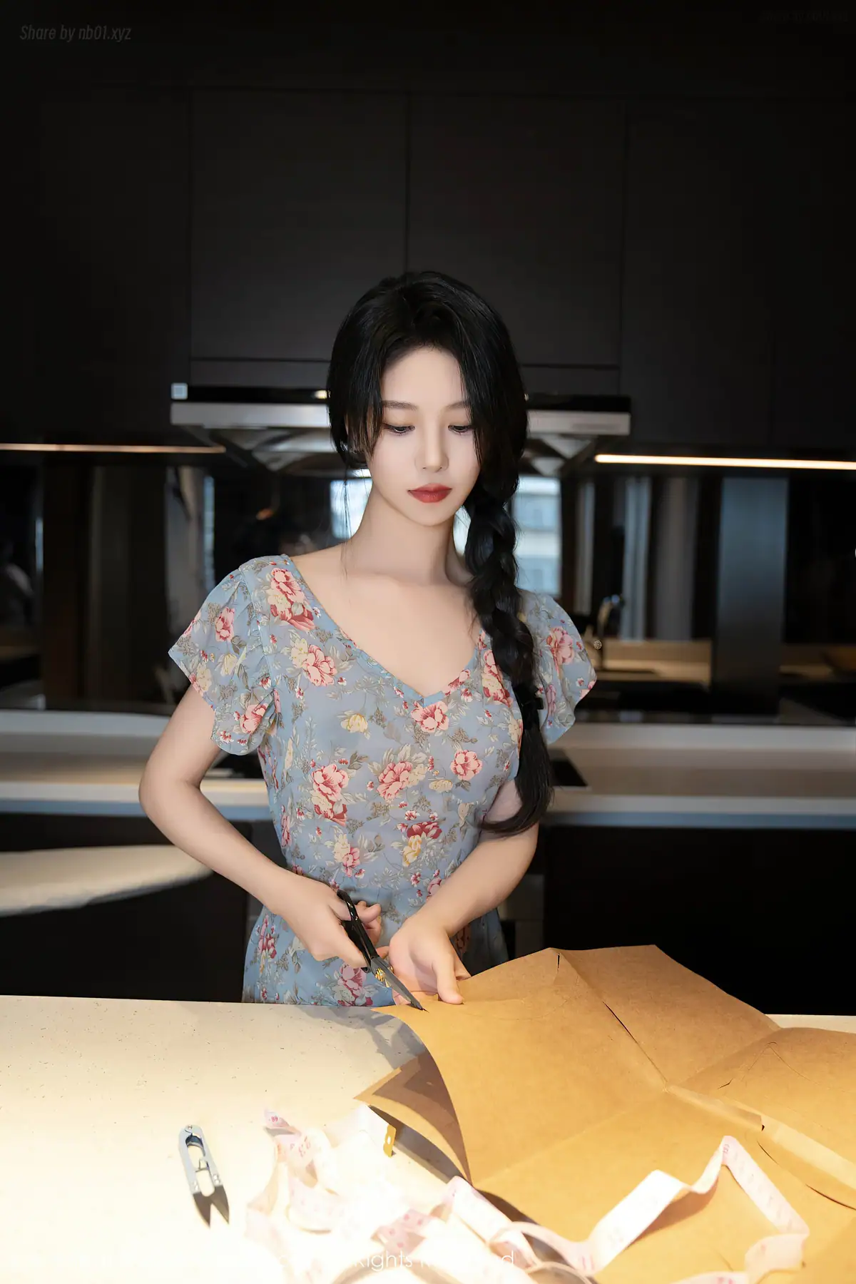 XIUREN No.8704 利世(81P_93.4M) - XIUREN No