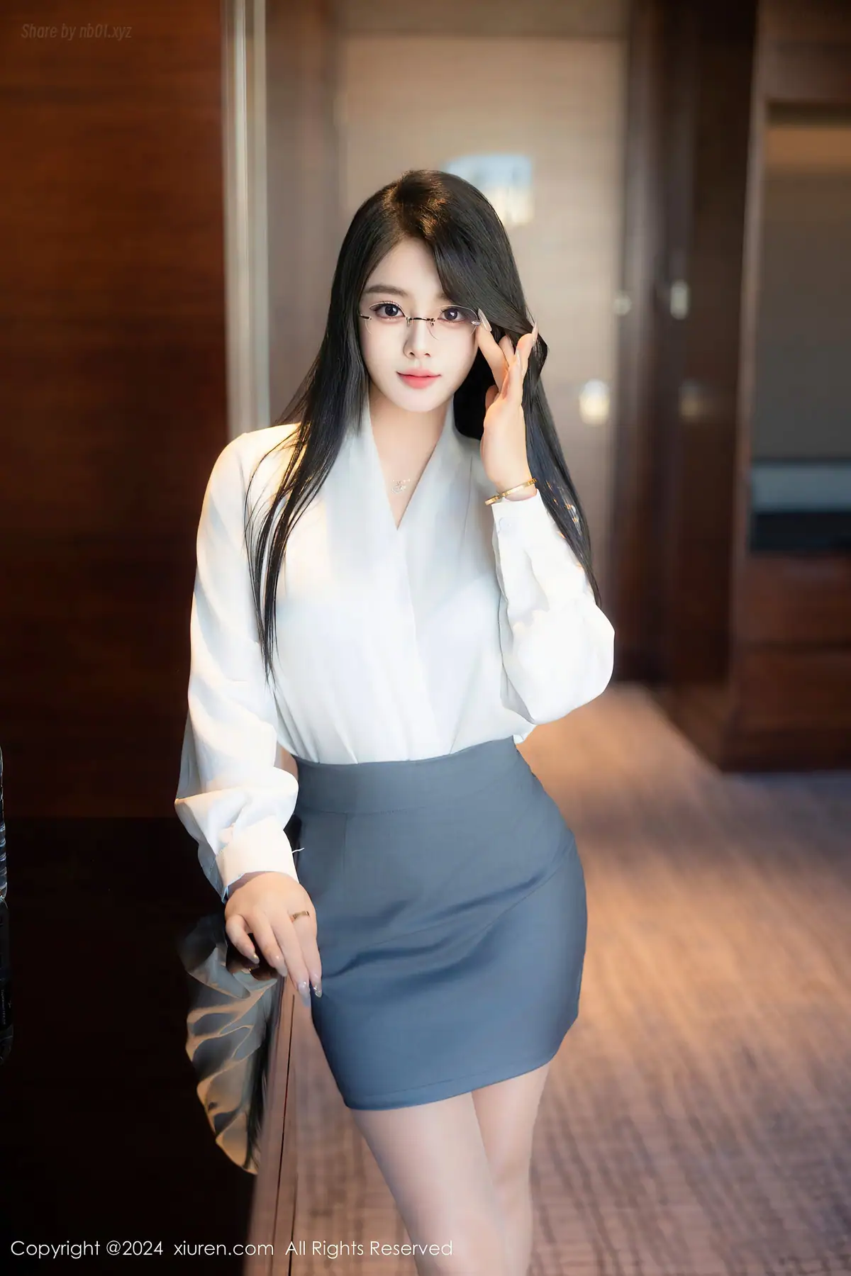 XIUREN No.8989 麦田(84P_98.1M) - XIUREN No