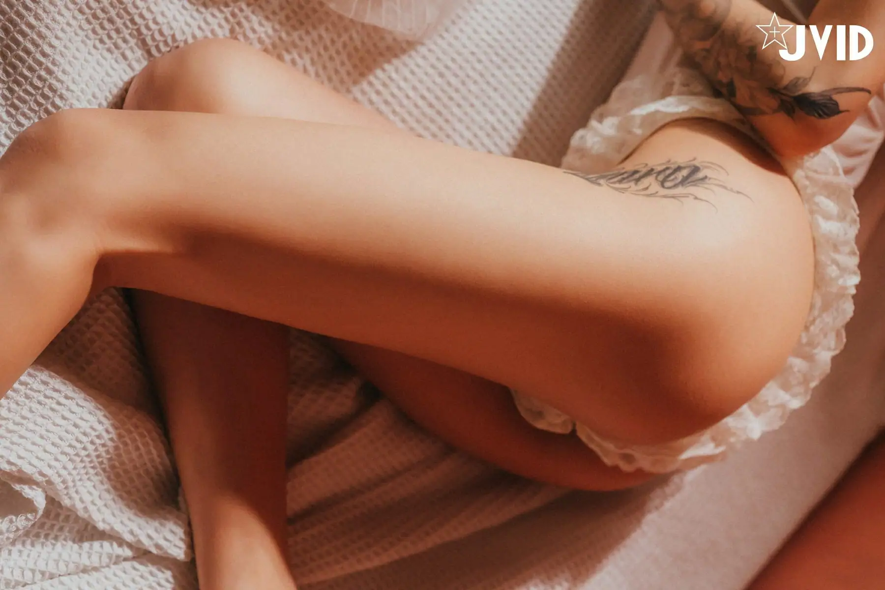 [JVID]Lara 雙囍 - 獨留的時光 與雙囍纏綿在浪漫花房的情緒與身體交流(159P_71.5M) - [JVID]Lara 雙囍 - 獨留的時光 與雙囍纏綿在浪漫花房的情緒與身體交流(159P_71