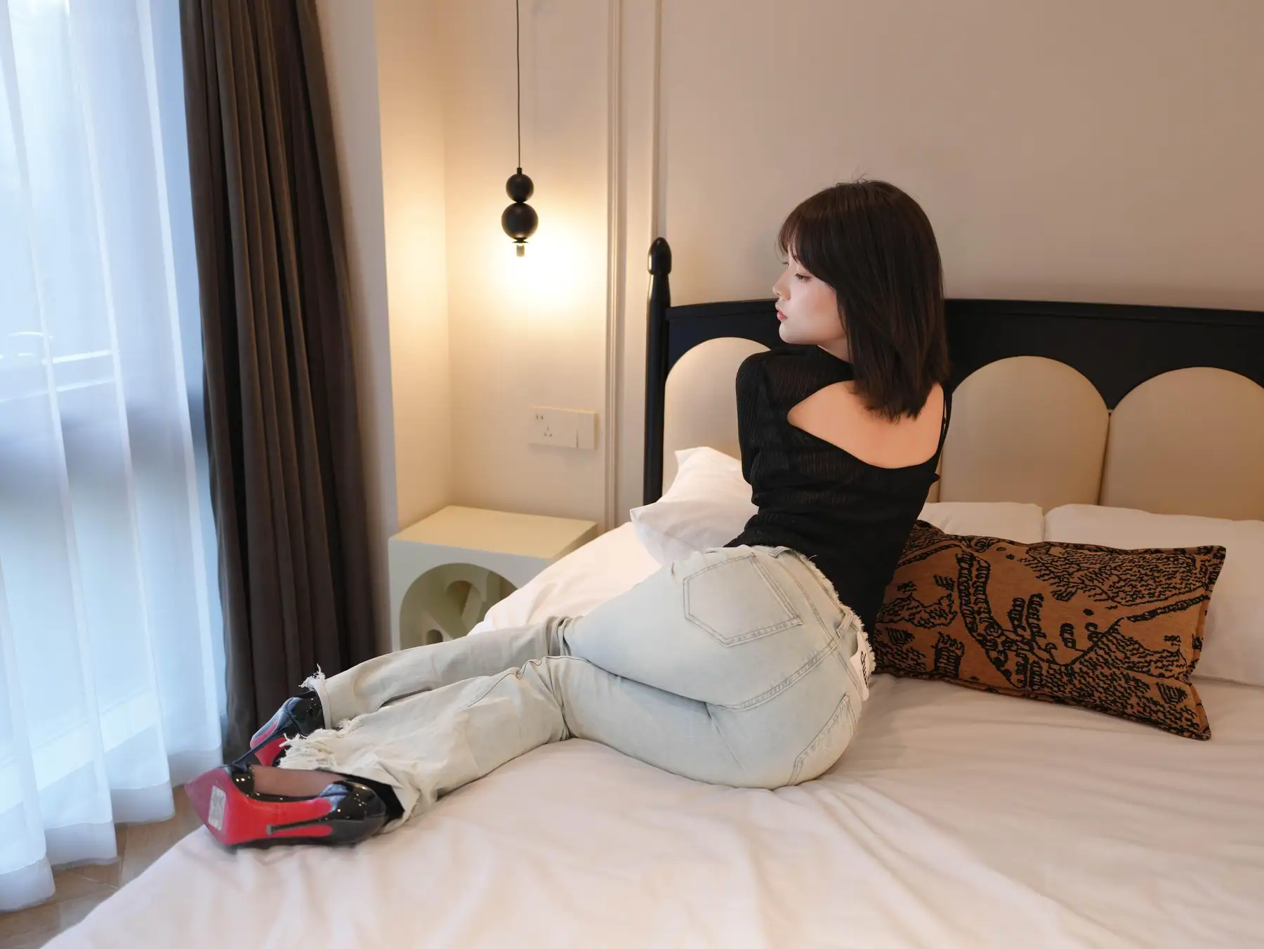 [XR Uncensored]汁汁 - R18 秀人网模特 牛仔裤下的虾线黑丝(78P_87.1M) - [XR Uncensored]汁汁 - R18 秀人网模特 牛仔裤下的虾线黑丝(78P_87