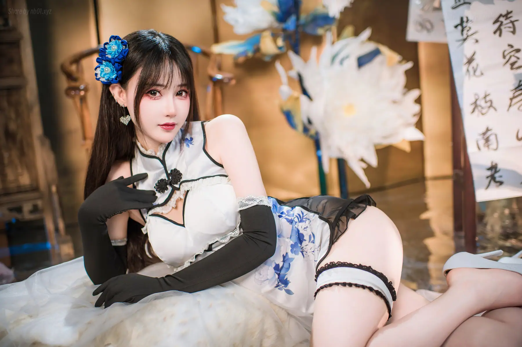 羽生三未 - 艳娘幻梦谭 瓶儿 青花瓷旗袍(25P_60.4M) 羽生三未 - 艳娘幻梦谭 瓶儿 青花瓷旗袍(25P_60.4M)_nb01.xyz_0011 图片7