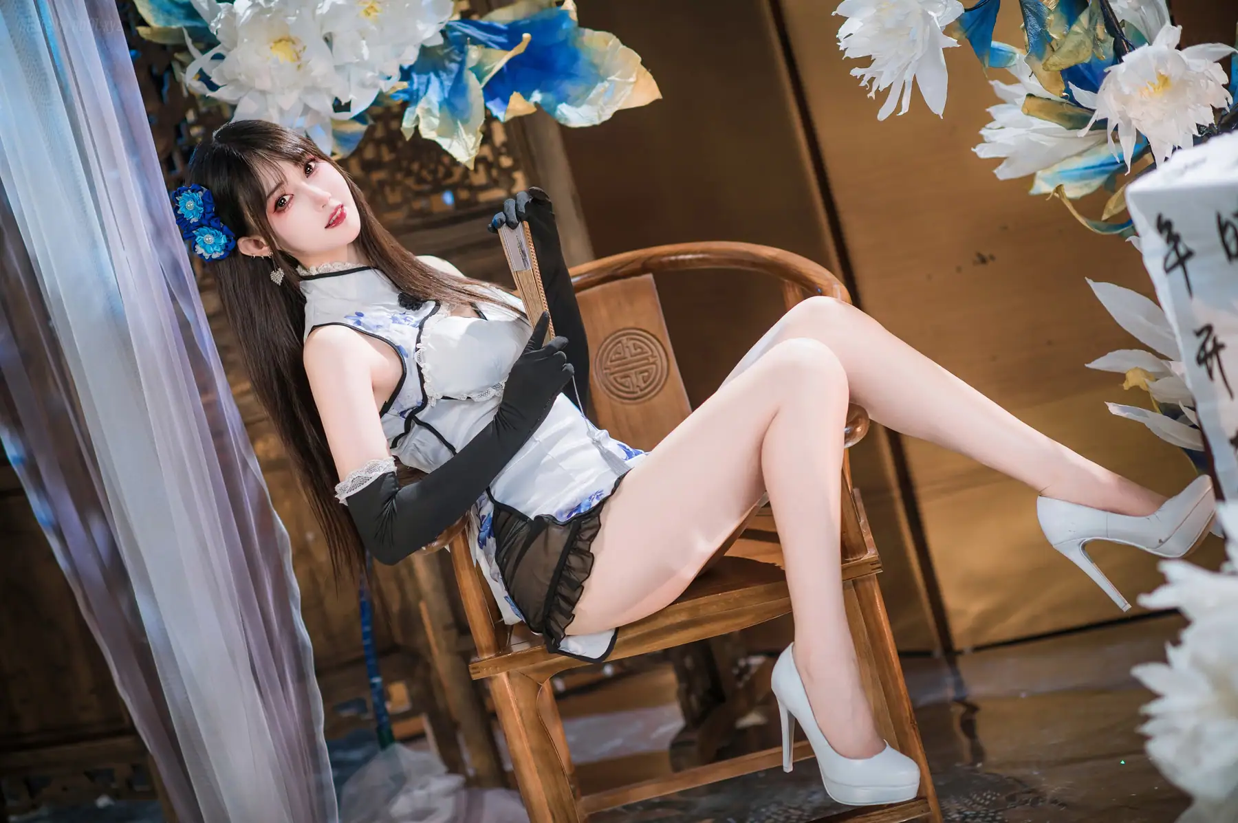 羽生三未 - 艳娘幻梦谭 瓶儿 青花瓷旗袍(25P_60.4M) 羽生三未 - 艳娘幻梦谭 瓶儿 青花瓷旗袍(25P_60.4M)_nb01.xyz_0025 图片8