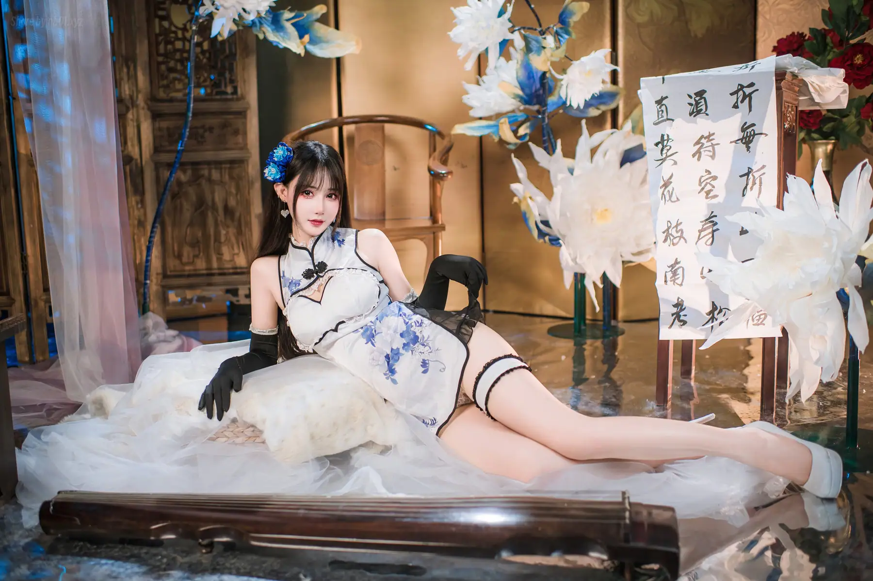 羽生三未 - 艳娘幻梦谭 瓶儿 青花瓷旗袍(25P_60.4M) 羽生三未 - 艳娘幻梦谭 瓶儿 青花瓷旗袍(25P_60.4M)_nb01.xyz_0010 图片6