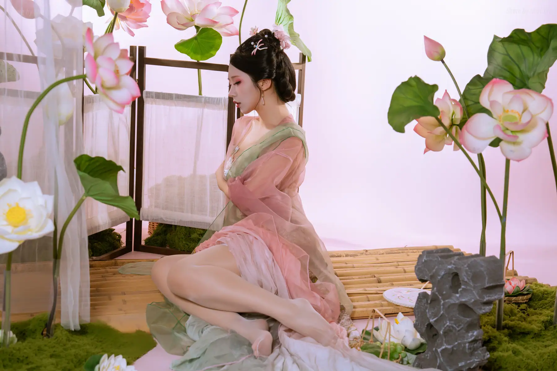 云溪溪(Yunx1x1) & 奶桃桃 - 采莲(90P_345.4M) 云溪溪(Yunx1x1) & 奶桃桃 - 采莲(90P_345.4M)_nb01.xyz_0018 图片3