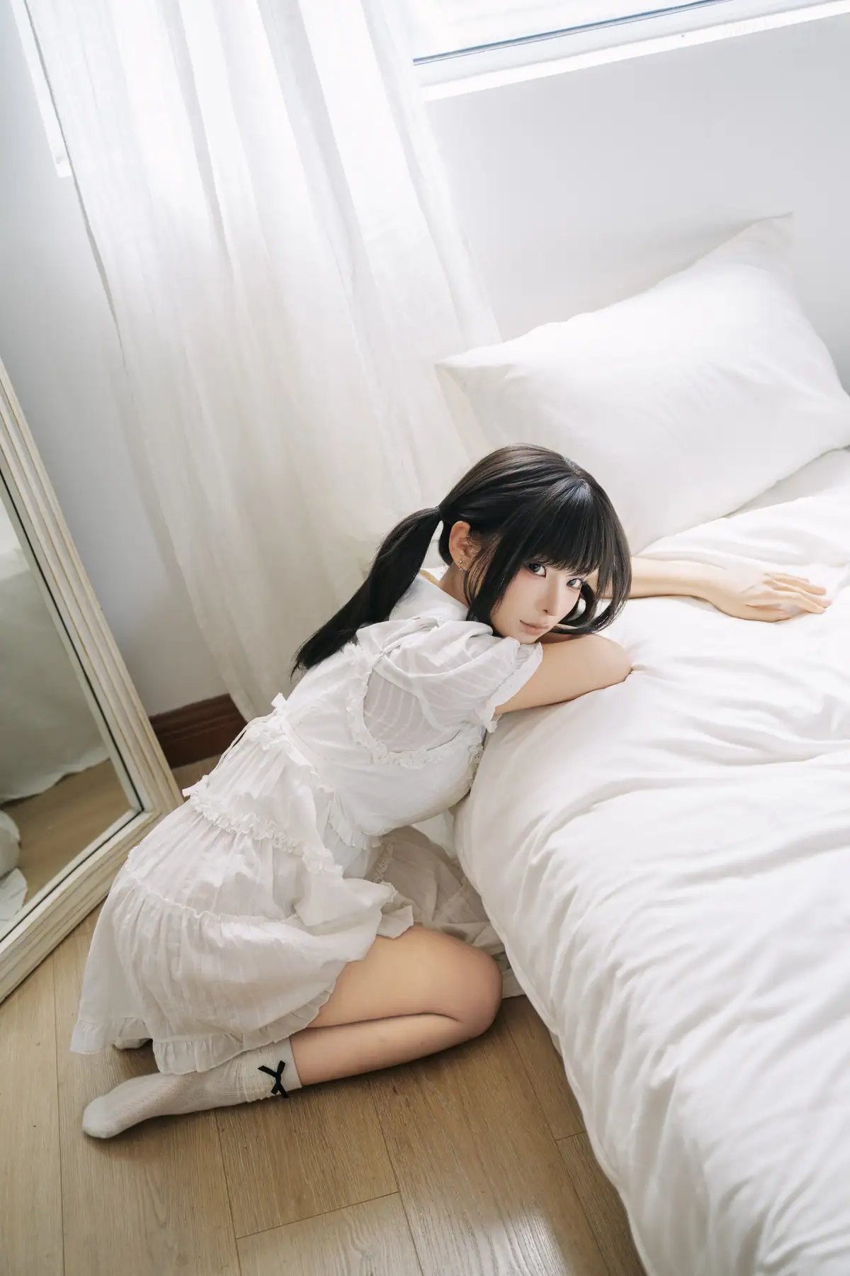 蠢沫沫 - 2025-08月自拍_自设 窗边白裙少女(60P_403.8M) 蠢沫沫 - 2025-08月自拍_自设 窗边白裙少女(60P_403.8M)_nb01.xyz_0022 图片6