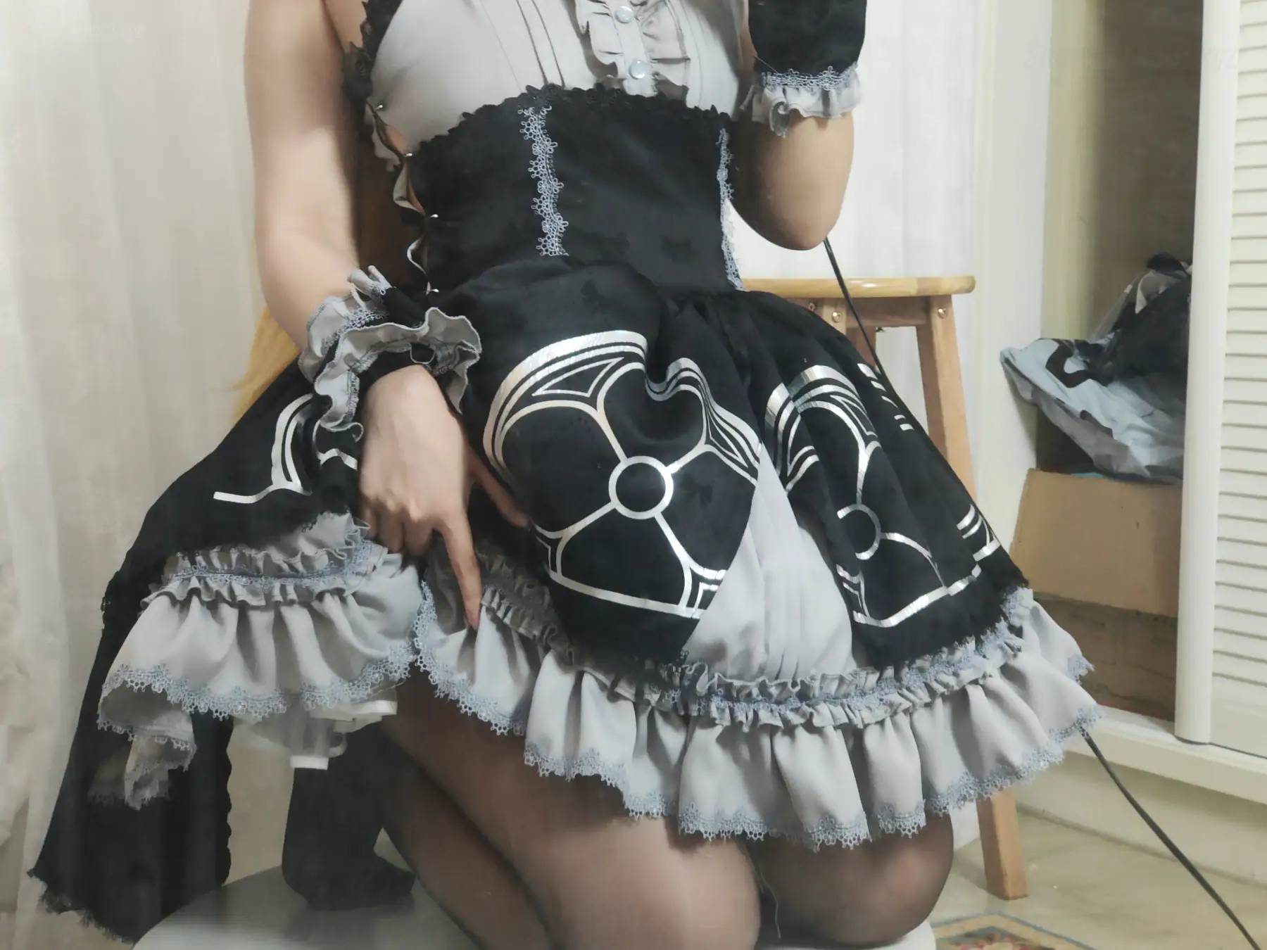 比奇堡黄塞方块 - 蔚蓝档案 玛丽偶像自拍(30P+4V_215.2M) 比奇堡黄塞方块 - 蔚蓝档案 玛丽偶像自拍(30P+4V_215.2M)_nb01.xyz_0007 图片2