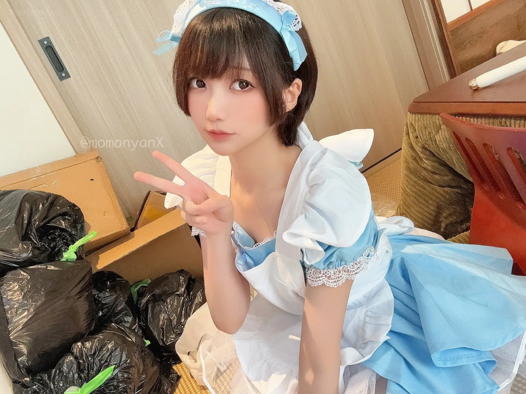 [Fantia]しずくの部屋(魔物喵) - 2025-08月1000日元订阅(257P+2V_575.7M) ゴミ屋敷掃除してるメイドさん_nb01.xyz_0027 图片4