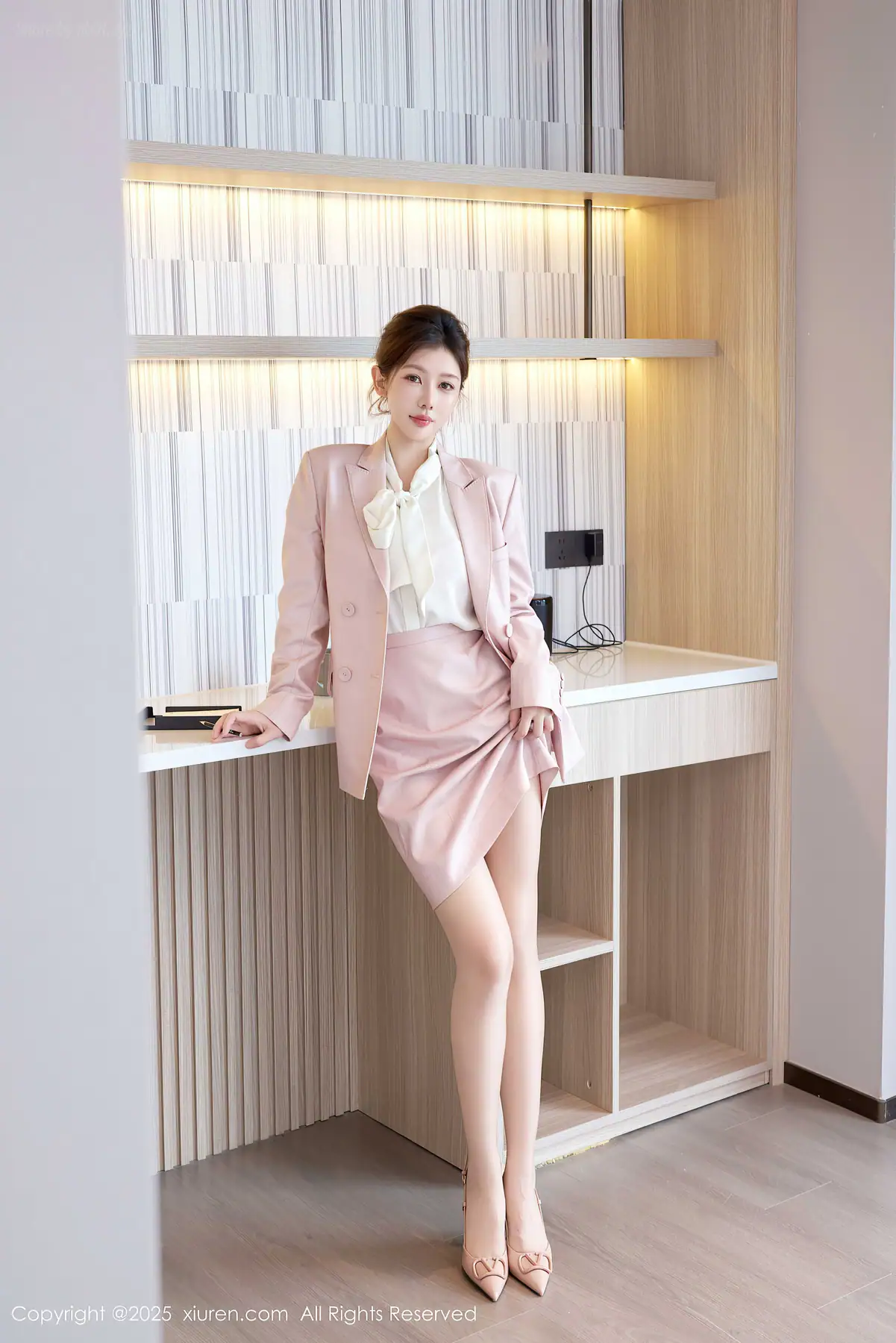 XIUREN No.10728 Yin Tian Tian (尹甜甜)(70P_127.1M) XIUREN No.10728 Yin Tian Tian (尹甜甜)(70P_127.1M)_nb01.xyz_0003 图片2