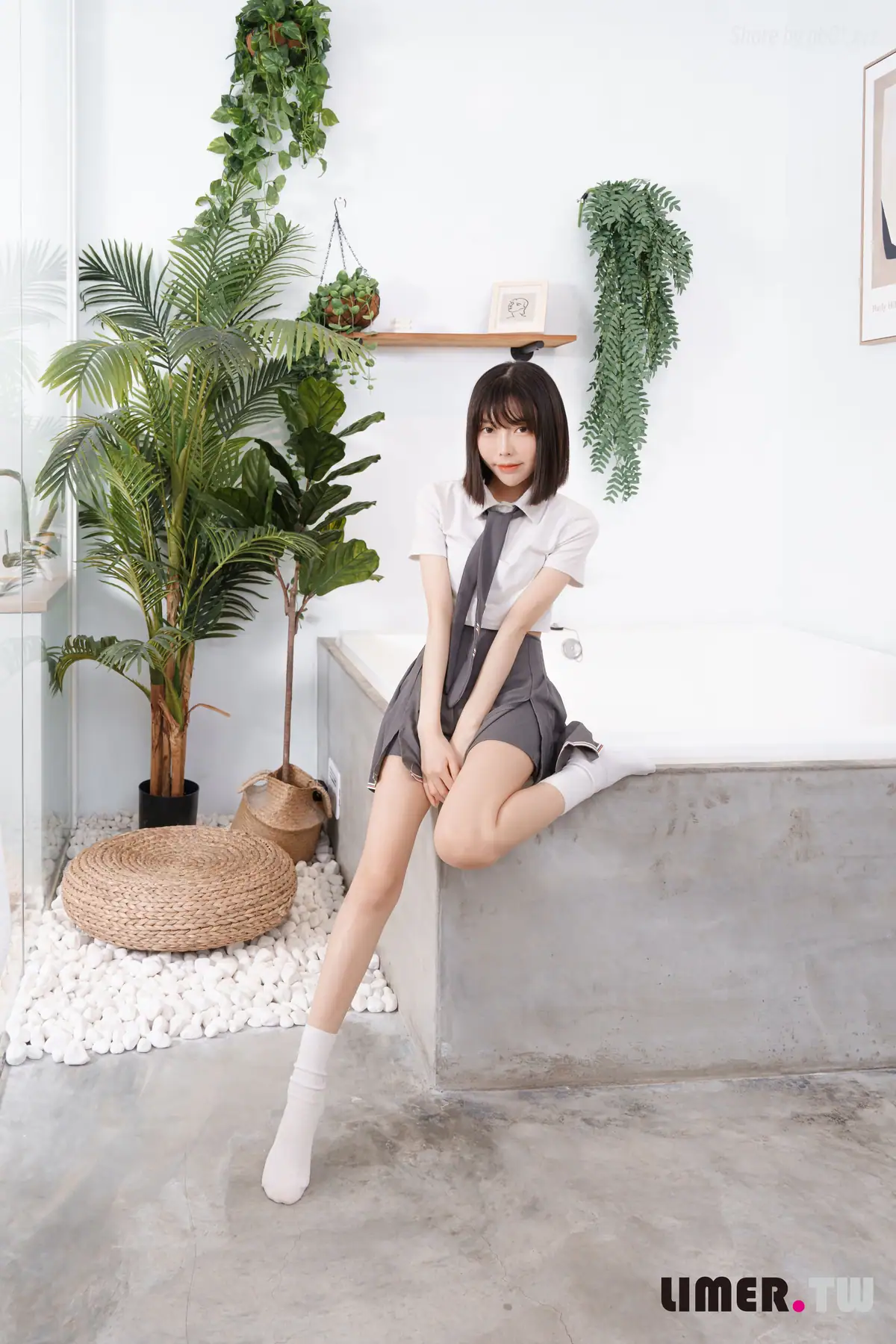 [Limerence原创]No.052 素人林莹 JK小隻馬の性感裸足(166P+1V_3.1G) [Limerence原创]No.052 素人林莹 JK小隻馬の性感裸足(166P+1V_3.1G)_nb01.xyz_0001