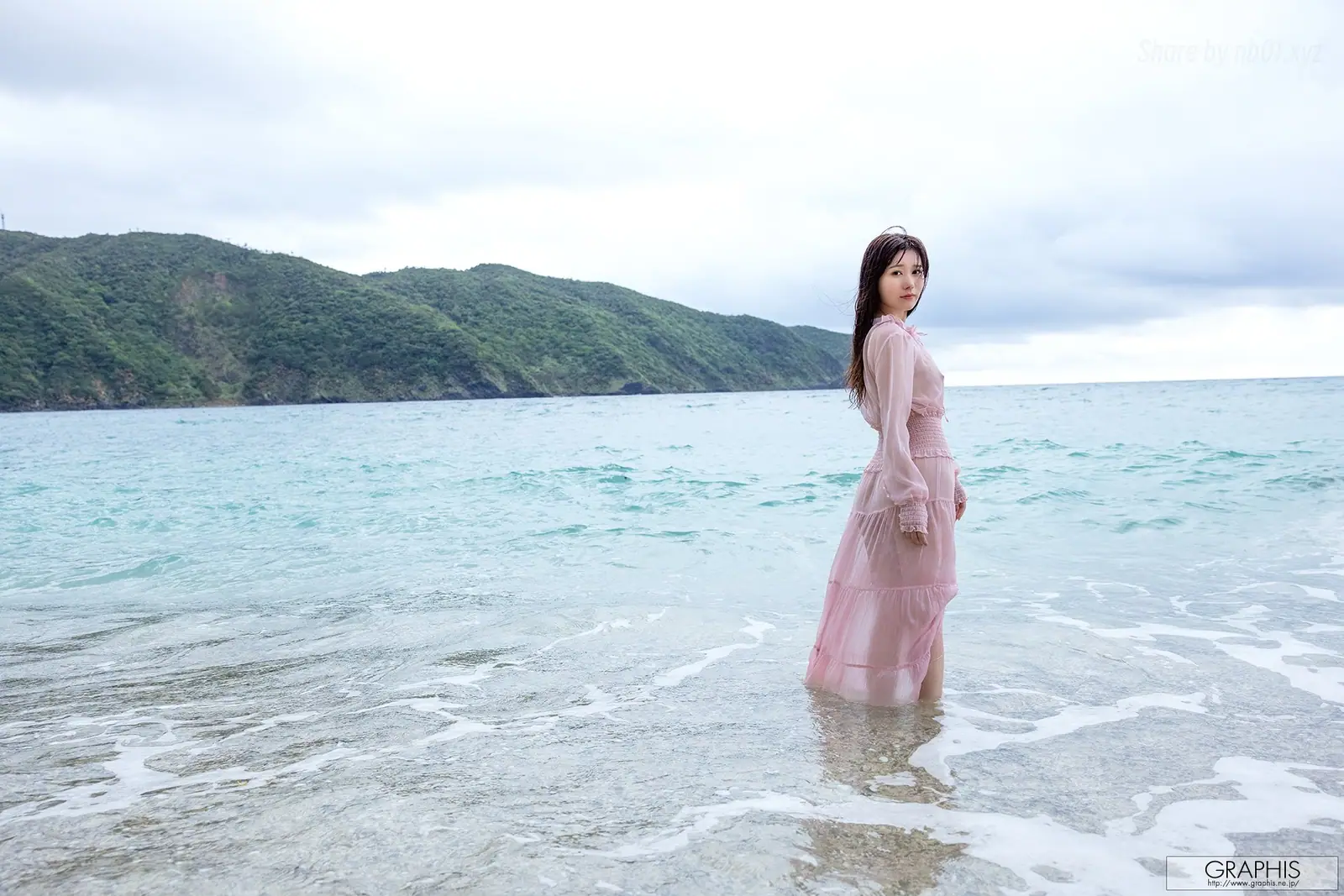 Mei Itsukaichi(五日市芽依) - [Graphis]SUMMER SPECIAL 2025 Vacation Vol.6+7+8(60P_20.5M) Mei Itsukaichi(五日市芽依) - [Graphis]SUMMER...