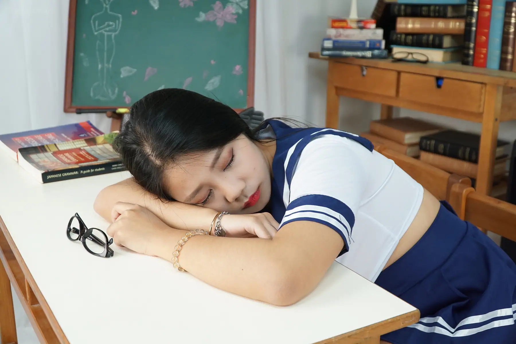 国模 - 熙熙 丰满御姐 JK全尺度私拍(180P_308.4M) 国模 - 熙熙 丰满御姐 JK全尺度私拍(180P_308.4M)_nb01.xyz_0077 图片5