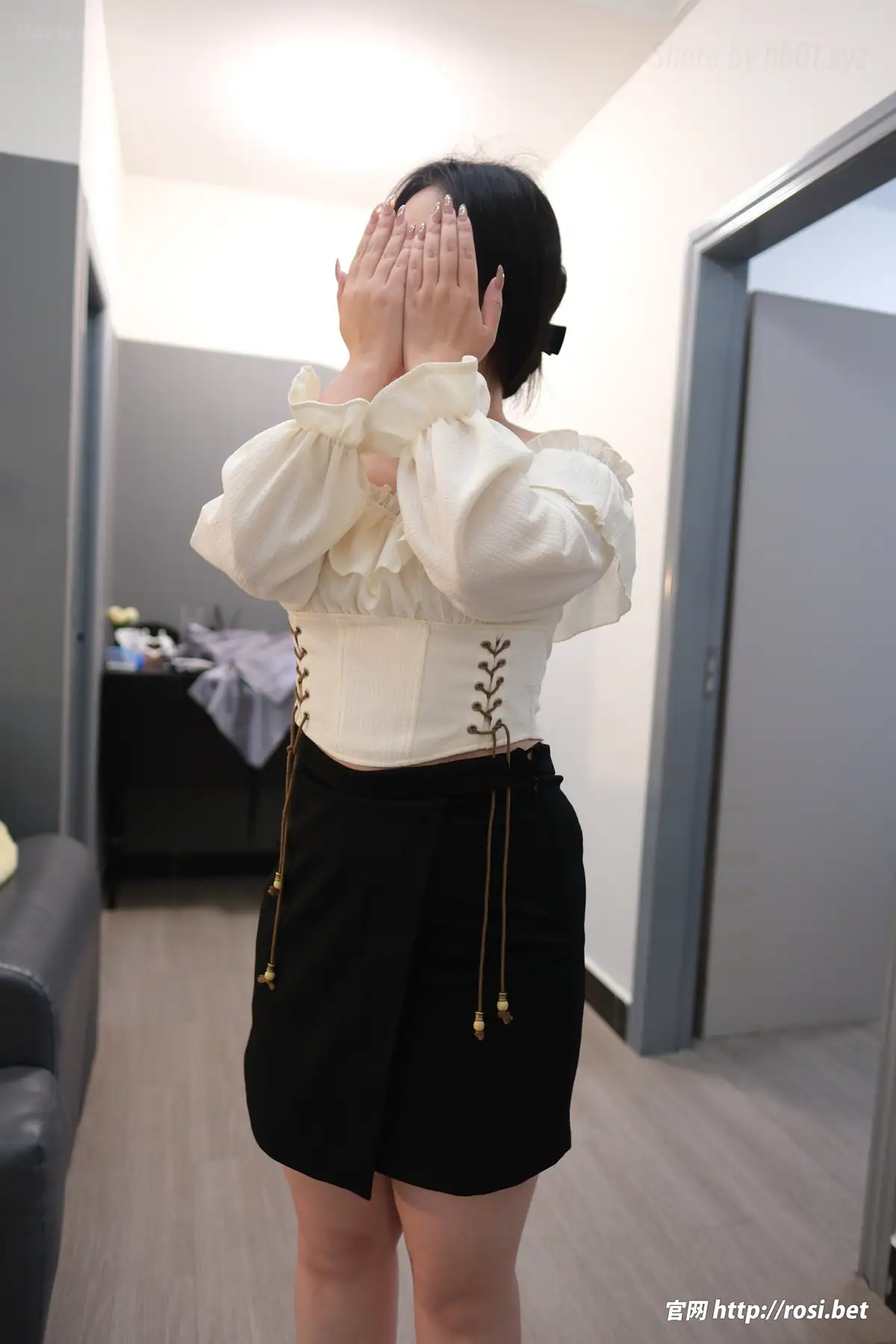 [ROSI写真]2025.10.09 No.5057(117P_76.1M) [ROSI写真]2025.10.09 No.5057(117P_76.1M)_nb01.xyz_0001