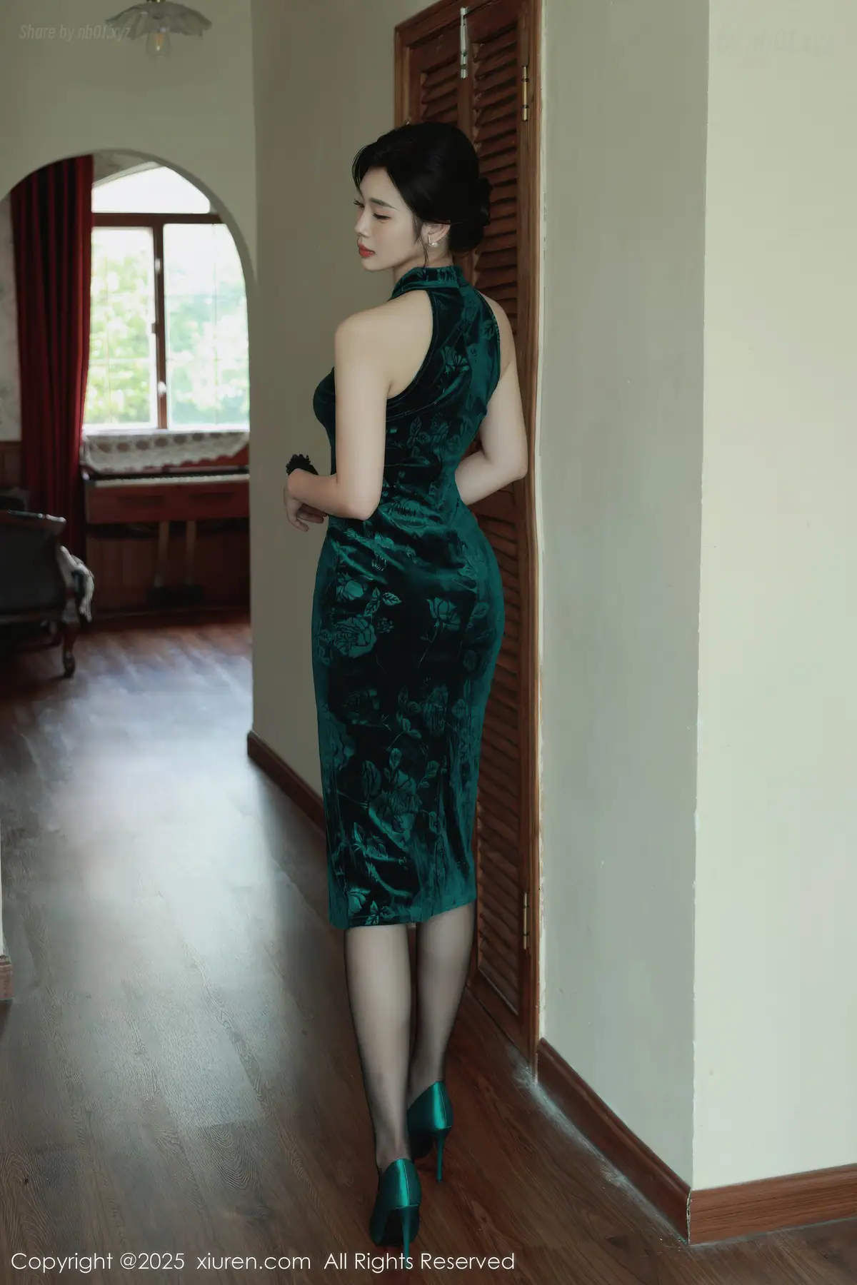 XIUREN No.10962 南乔(73P_104.6M) XIUREN No.10962 南乔(73P_104.6M)_nb01.xyz_0002 图片2