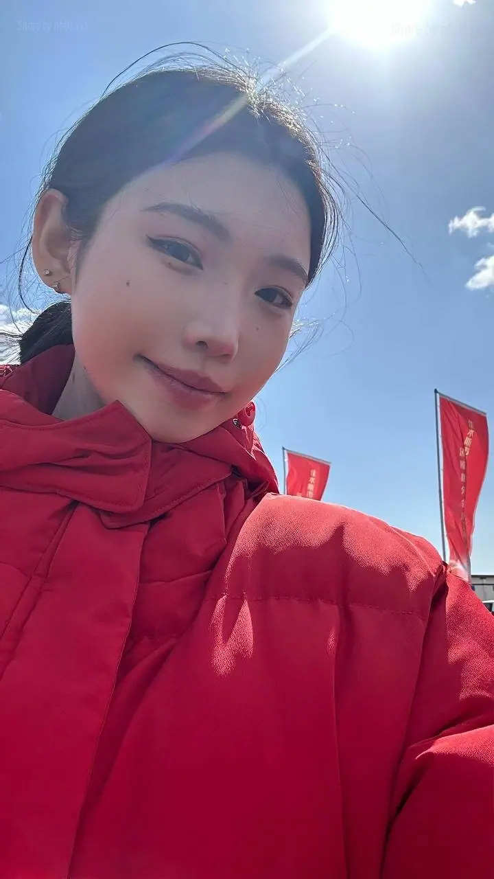 李丽娜 - 黑龙江高颜值艺术系女大学生(38P+10V_229.2M) 李丽娜 - 黑龙江高颜值艺术系女大学生(38P+10V_229.2M)_nb01.xyz_0001