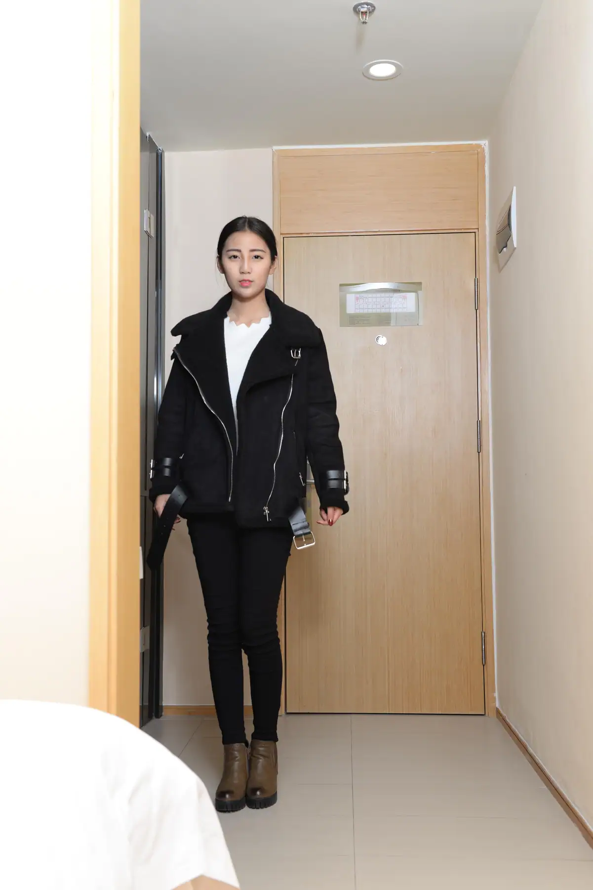 国模 - 唐婉 长腿纤腰学生妹 全尺度私拍(176P_186.5M) 国模 - 唐婉 长腿纤腰学生妹 全尺度私拍(176P_186.5M)_nb01.xyz_0001