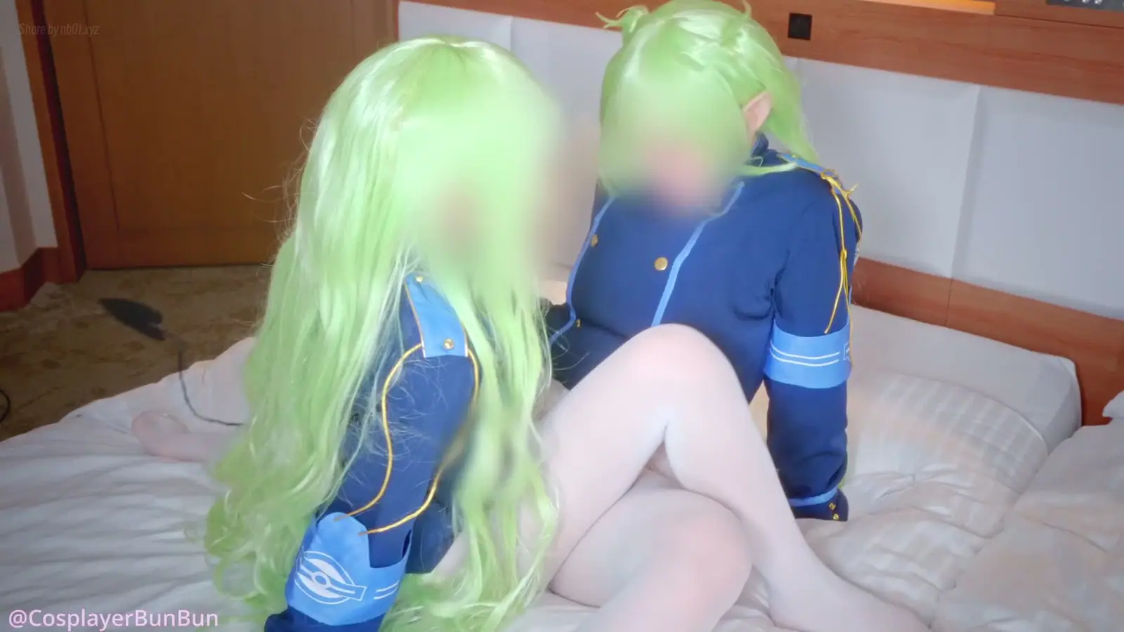 ぶんコス(@CosplayerBunbun) - 2025-12-08_【百合えっち💚】双頭ディルドで愛液ドロドロ即イキ絶頂♡_3788884 ぶんコス(@CosplayerBunbun) - 2025-12-08_【百合えっち💚】双頭ディルド...
