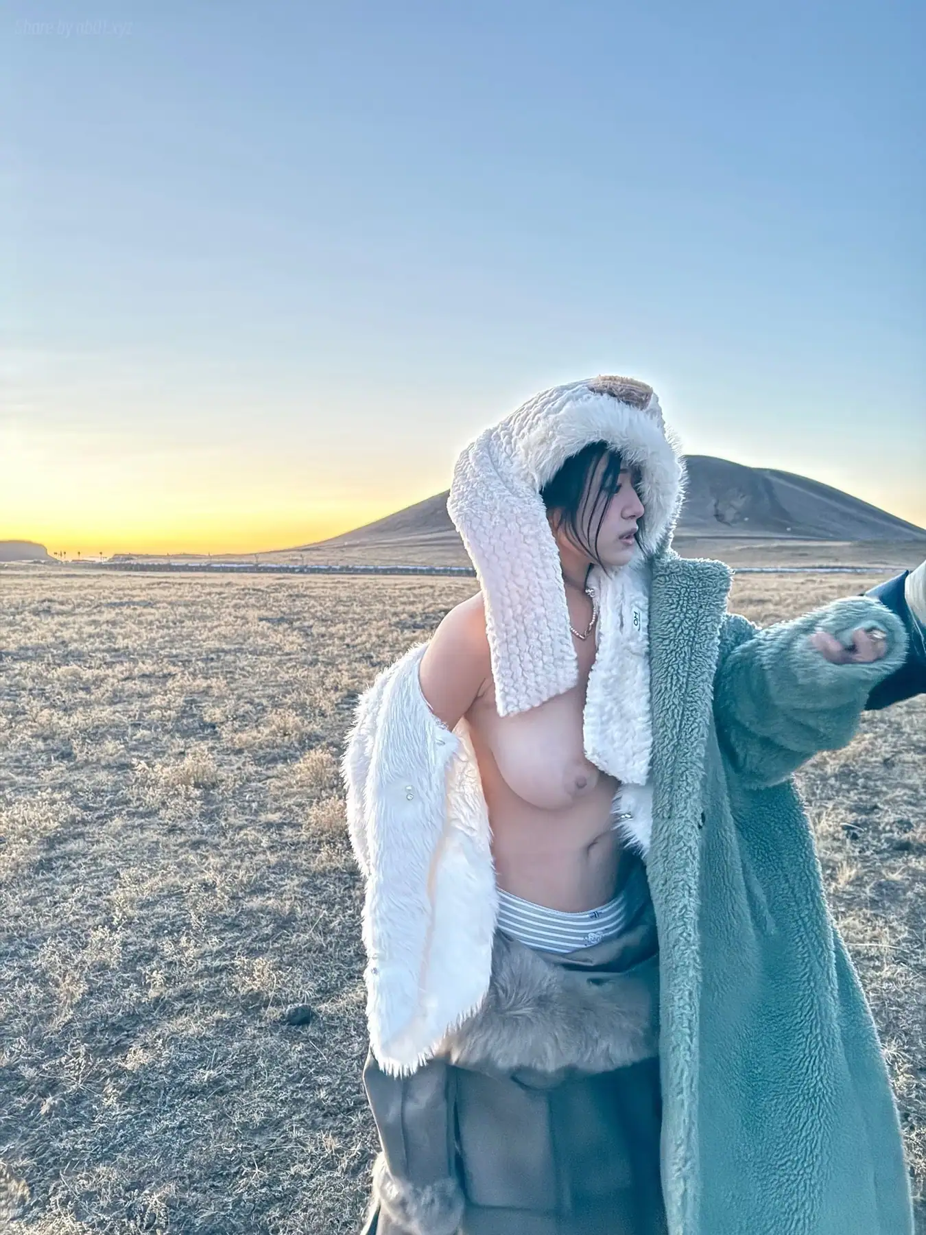 思酷儿 - R18 林希威社模特 乳神精美合集(37P+4V_48.2M) 思酷儿 - R18 林希威社模特 乳神精美合集(37P+4V_48.2M)_nb01.xyz_0022 图片5