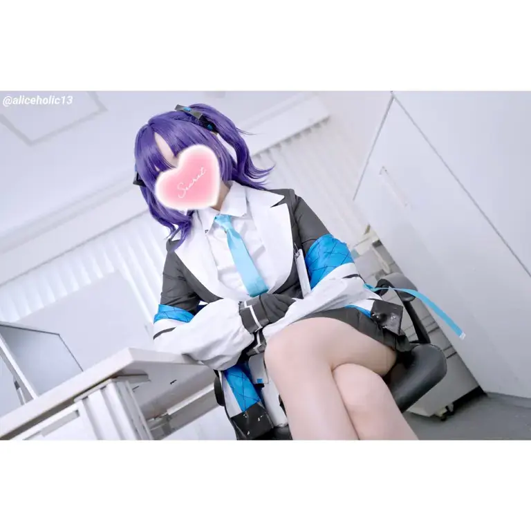 ありすほりっく(@aliceholic13) - 2023-05-26_💙 早◯ユ◯カに土下座で_抜いて_とお願いしたらドン引きしながらも「先生のためなら…」と溜まりきった精子を完璧＆スマートに♡搾り取ってくれる動画_1997881(1P+1V...