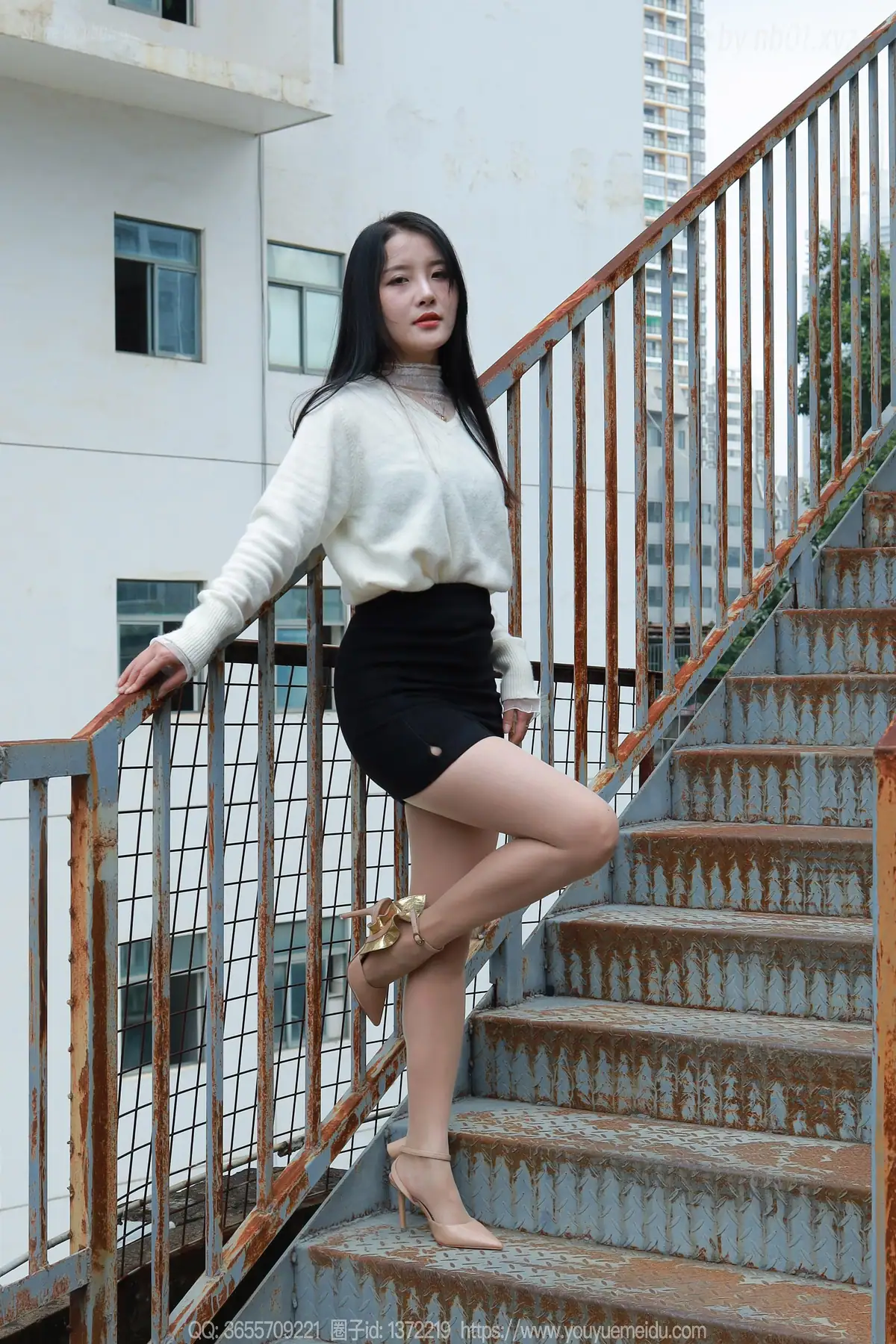 [IESS异思趣向]Pack-20260117-D 婉萍 - 酒杯美腿(89P_117.6M) [IESS异思趣向]Pack-20260117-D 婉萍 - 酒杯美腿(89P_117.6M)_nb01.xyz_0001