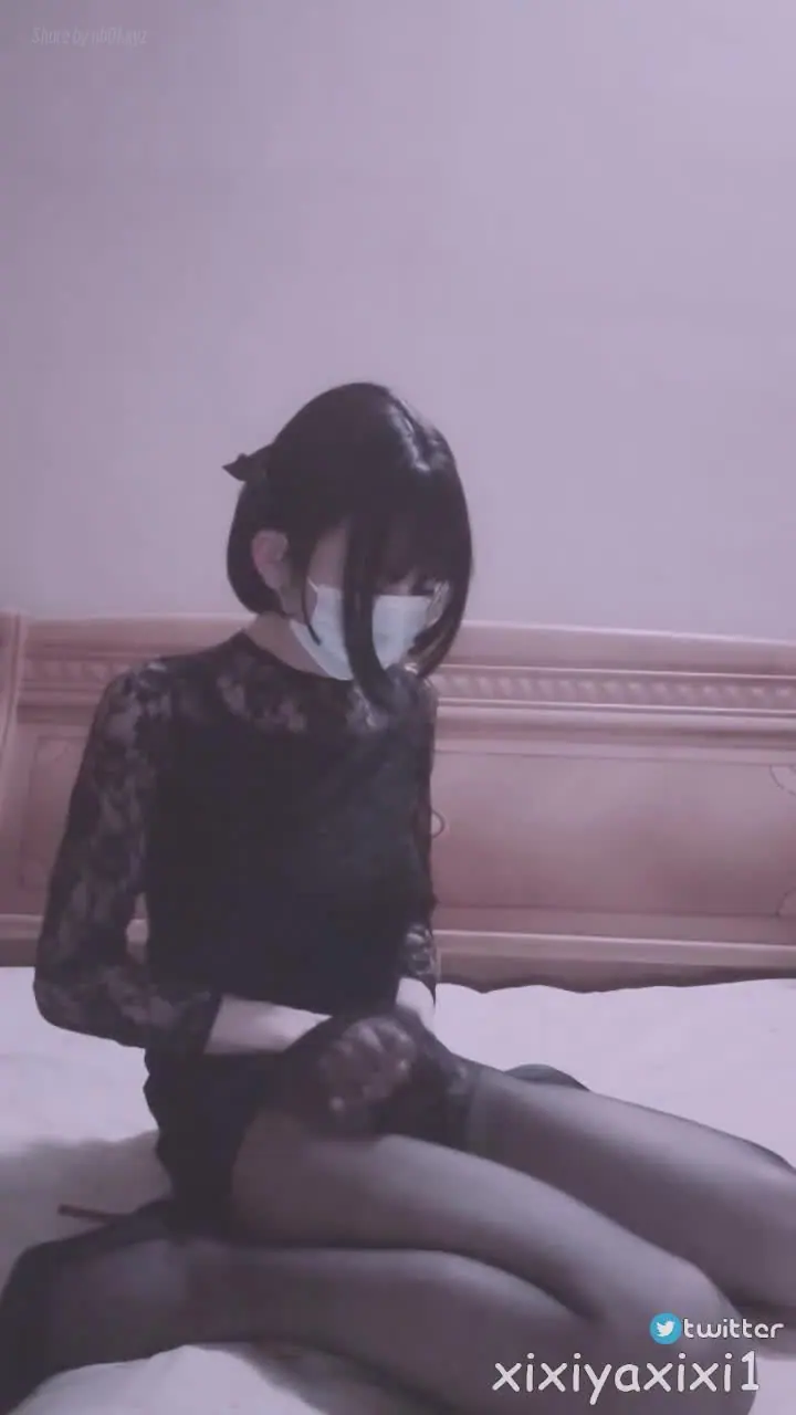 曦曦呀曦曦(@xixiyaxixi) - Y001 [720p] 蕾丝包臀裙女装 室内 Crossdresser in lace dress have fun at home(8P+1V_277.8M) 曦曦呀曦曦(@xixiyaxixi) -...