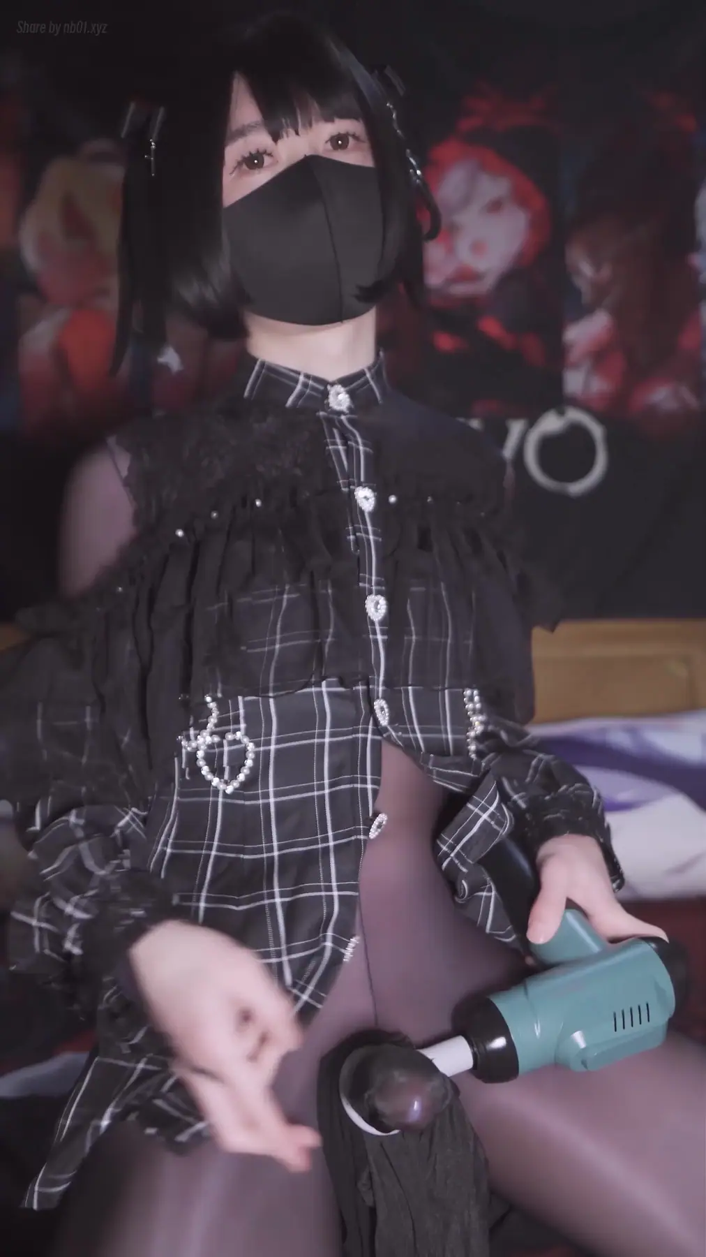 曦曦呀曦曦(@xixiyaxixi) - T020 [4K] 室内露肩连衣裙筋膜枪 open shoulder dress indoors(7P+1V_1.1G) 曦曦呀曦曦(@xixiyaxixi) - T020 [4K] 室内露肩连衣裙筋膜...