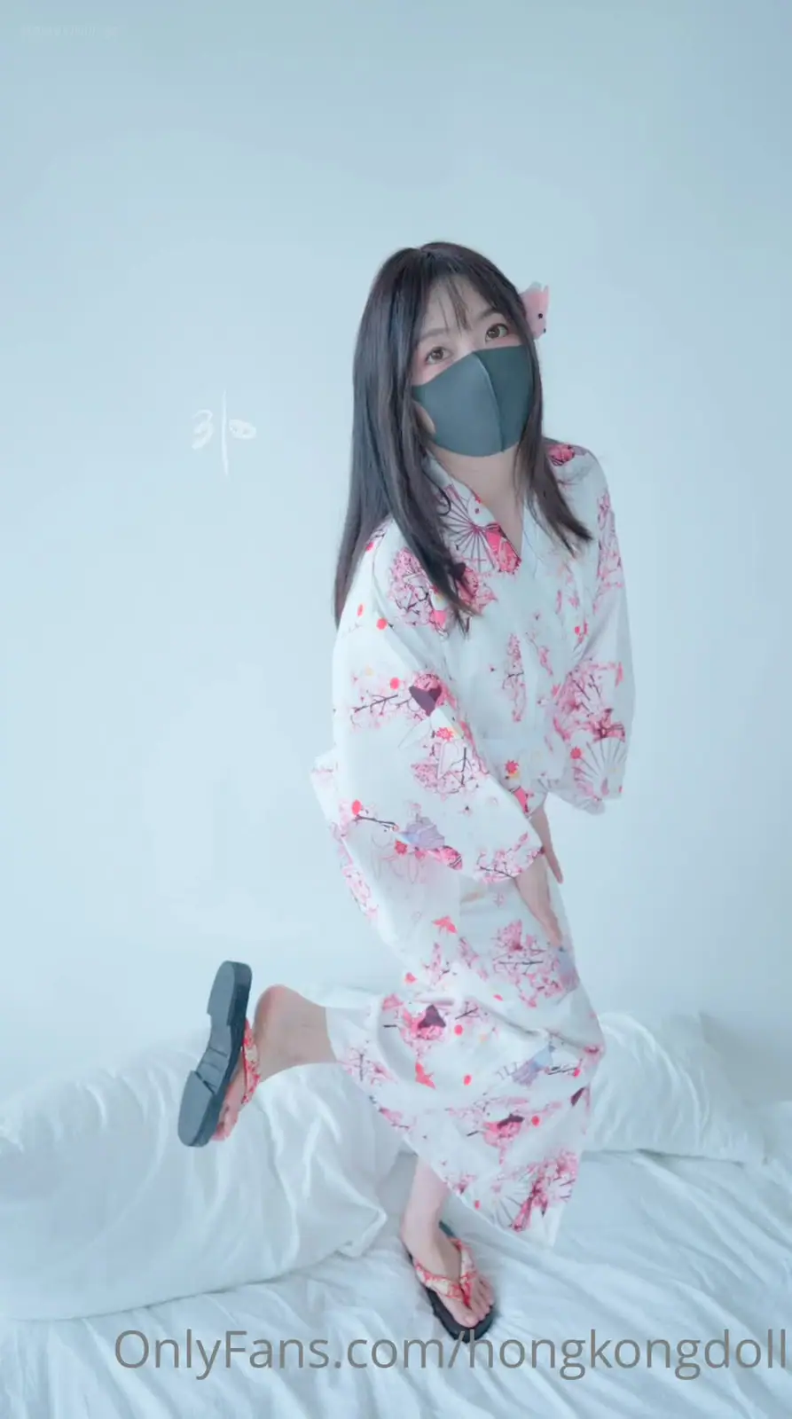 HongKongDoll - 2023-08-07_豎屏花絮 - 5分鐘 Vertical Teasing - 5 Minutes 最近拍了很多和服題材的作品，喜歡可可愛愛(8P+1V_190.5M) HongKongDoll - 2023-0...