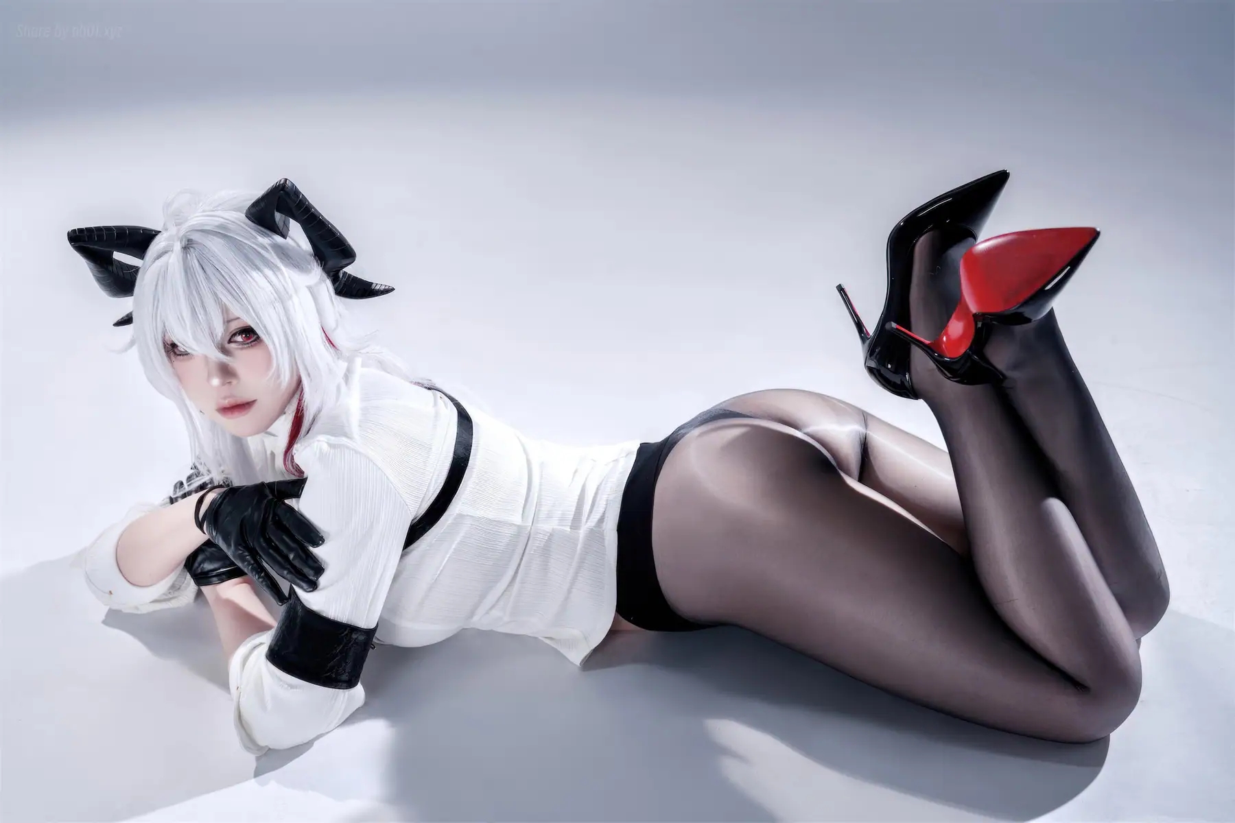 半半子 - 鸣潮 赞妮(57P_43.9M) 半半子 - 鸣潮 赞妮(57P_43.9M)_nb01.xyz_0020 图片4