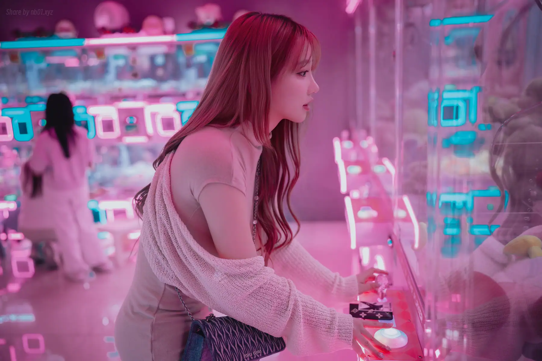 DJAWA Photo - Son Ye-Eun(손예은) - Happy Solo Birthday(251P_1.5G) DJAWA Photo - Son Ye-Eun(손예은) - Happy Solo Birthday(251P_1....