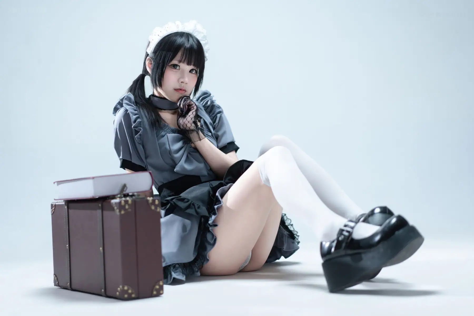 清水凪 - 手提箱与灰色女仆(80P_163.0M) 清水凪 - 手提箱与灰色女仆(80P_163.0M)_nb01.xyz_0035 图片4