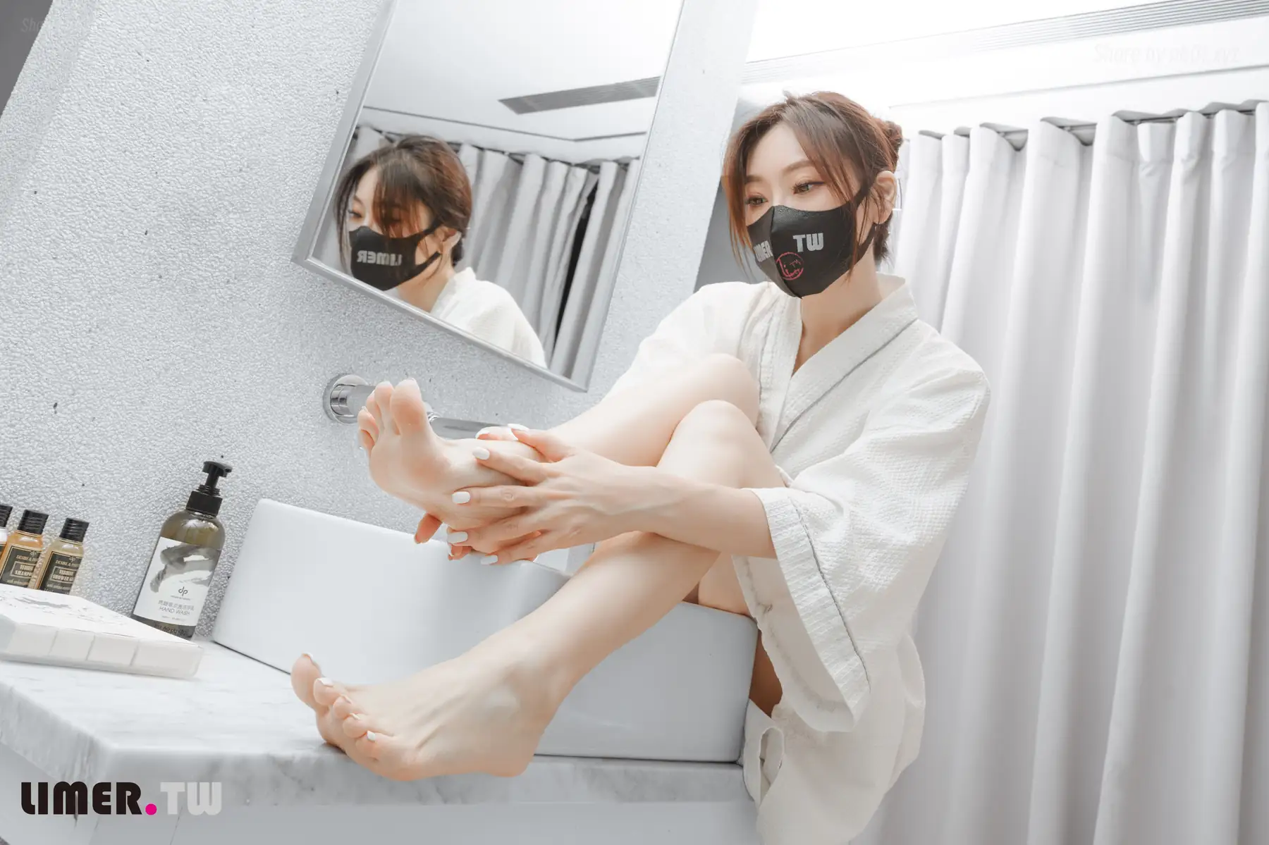 [Limerence原创]No.105 女神语葳美足让足疗师把持不住默默TK了起来(83P+1V_2.4G) [Limerence原创]No.105 女神语葳美足让足疗师把持不住默默TK了起来(83P+1V_2.4G)_nb01.xyz_005...