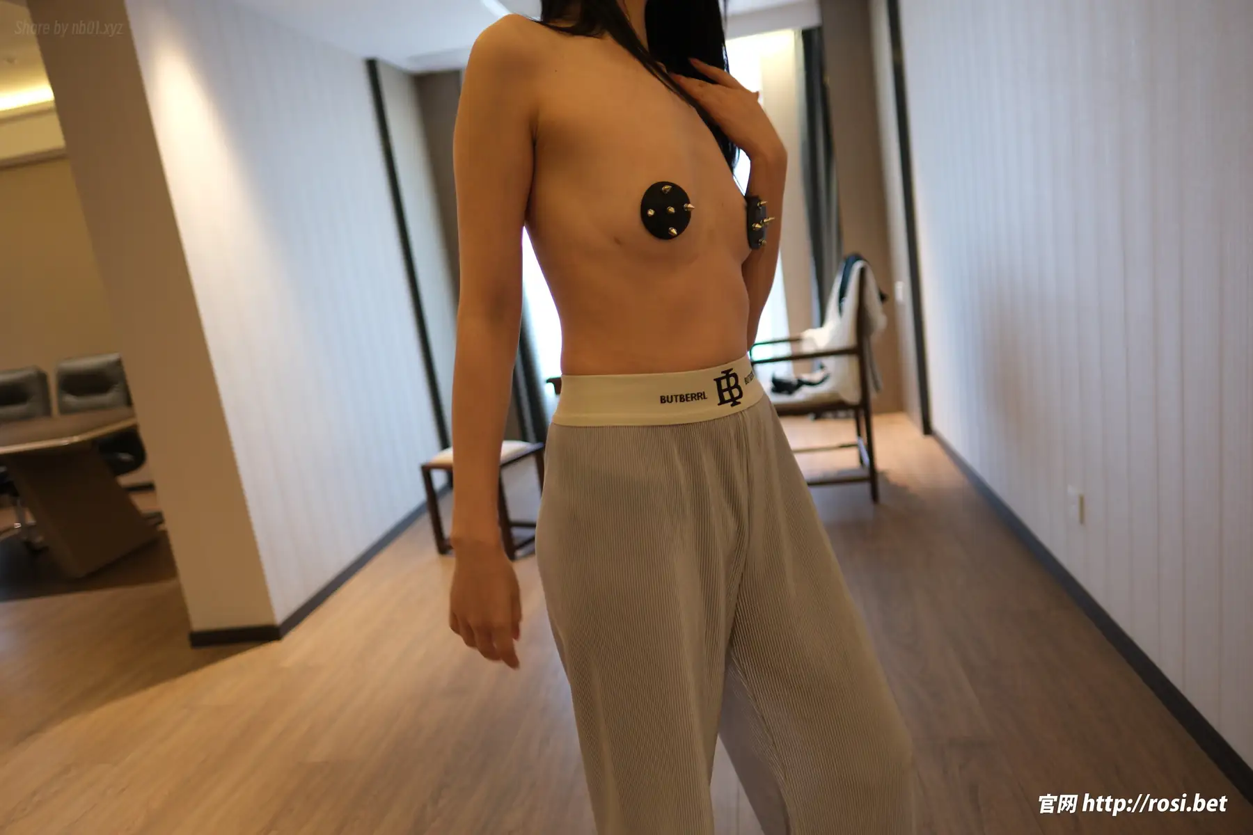 [ROSI写真]2026.04.15 No.5245(125P_100.6M) [ROSI写真]2026.04.15 No.5245(125P_100.6M)_nb01.xyz_0001