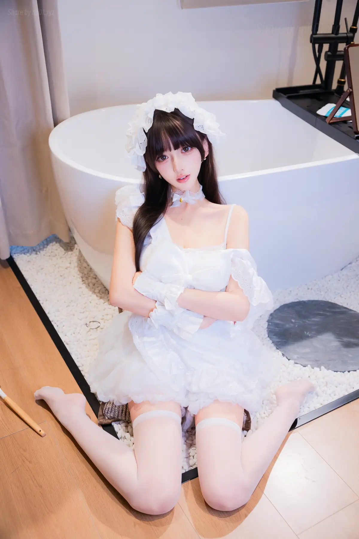 过期米线线喵 - 厨娘女仆(21P_131.0M) 过期米线线喵 - 厨娘女仆(21P_131.0M)_nb01.xyz_0001