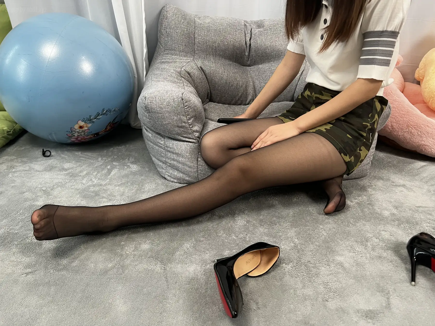 [三禾摄影]No.022 短裙 黑丝 高跟(207P_849.9M) [三禾摄影]No.022 短裙 黑丝 高跟(207P_849.9M)_nb01.xyz_0117 图片3
