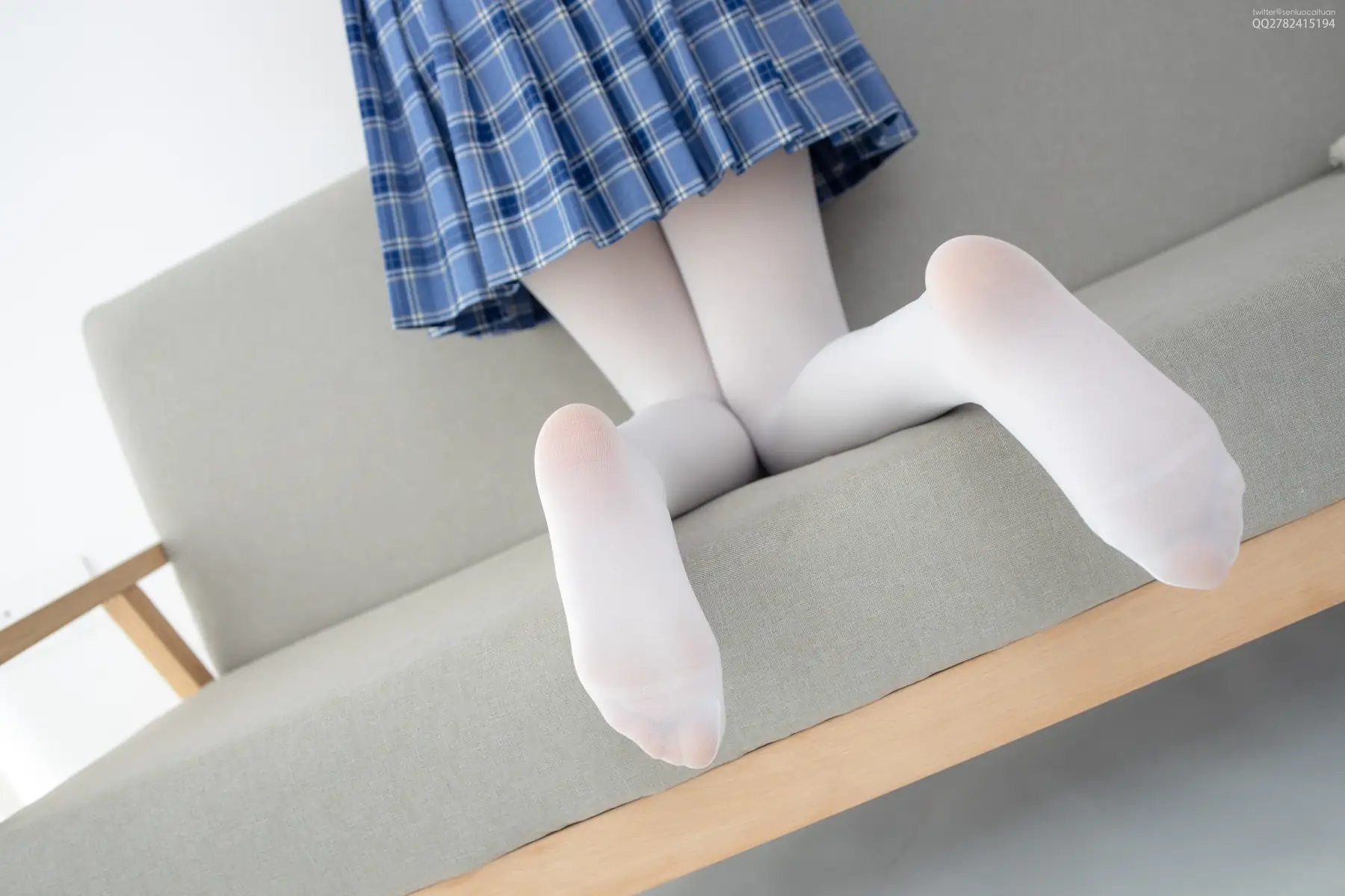 森萝财团 - JKFUN-040 Aika 百元团定制1-2 80D白丝(25P+1V_1.0G) 森萝财团 - JKFUN-040 Aika 百元团定制1-2 80D白丝(25P+1V_1.0G)_nb01.xyz_0022 图片7