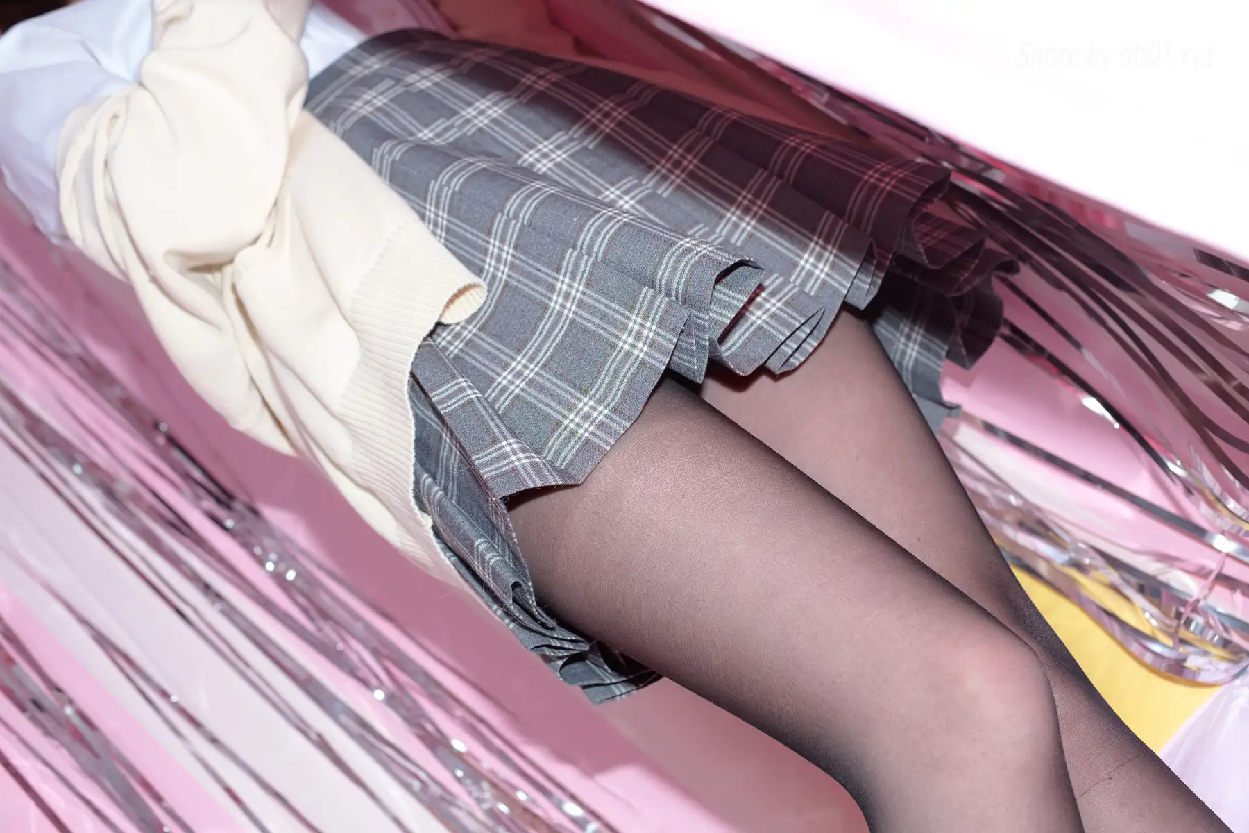 森萝财团 - SSR-008 黑丝妹妹的闺房(75P_386.4M) 森萝财团 - SSR-008 黑丝妹妹的闺房(75P_386.4M)_nb01.xyz_0003 图片2