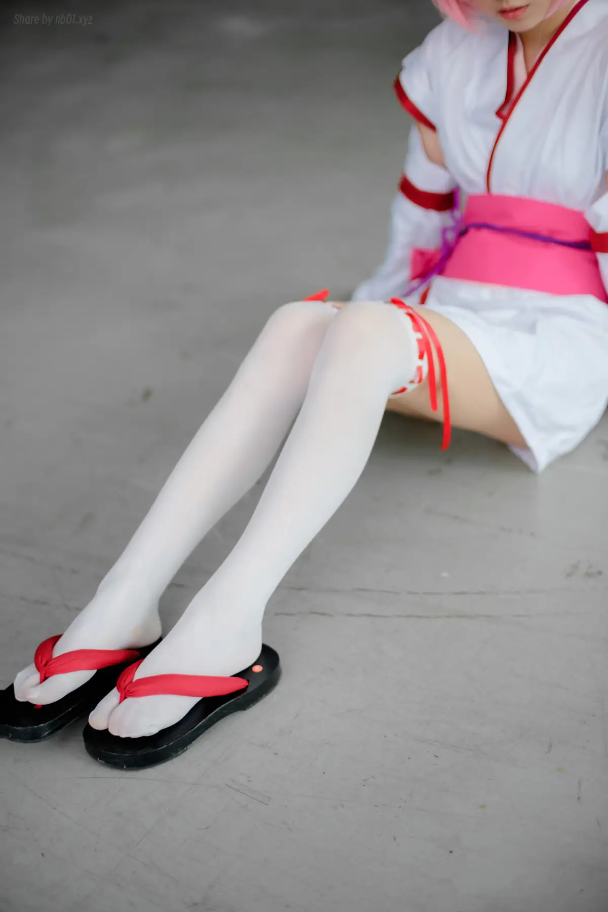 森萝财团 - FREE-002 漫展cosplay白丝长腿特写(15P_35.5M) 森萝财团 - FREE-002 漫展cosplay白丝长腿特写(15P_35.5M)_nb01.xyz_0003 图片2