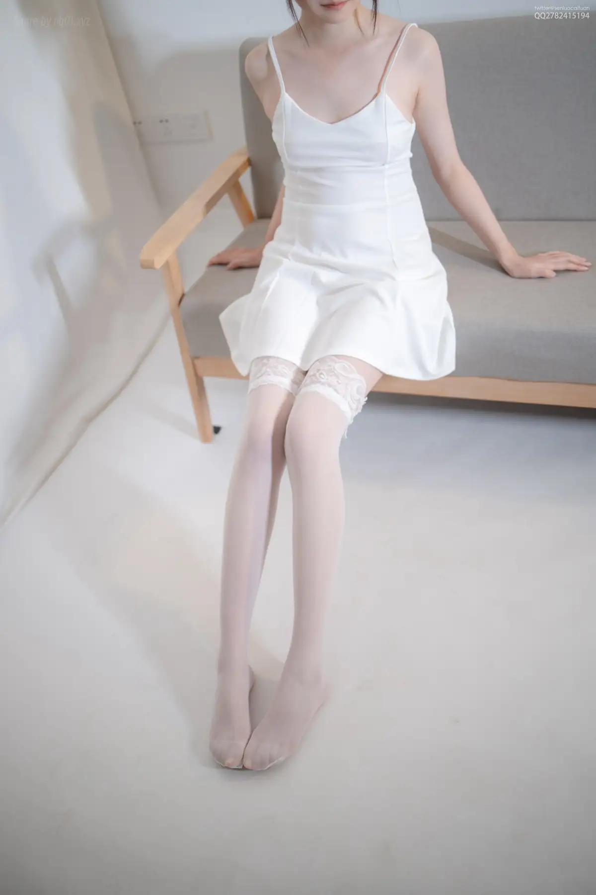 森萝财团 - JKFUN-043 Aika 百元团定制1-5 30D蕾丝边高筒袜白色吊带裙(34P+1V_2.0G) 森萝财团 - JKFUN-043 Aika 百元团定制1-5 30D蕾丝边高筒袜白色吊带裙(34P+1V_2.0G)_nb01...