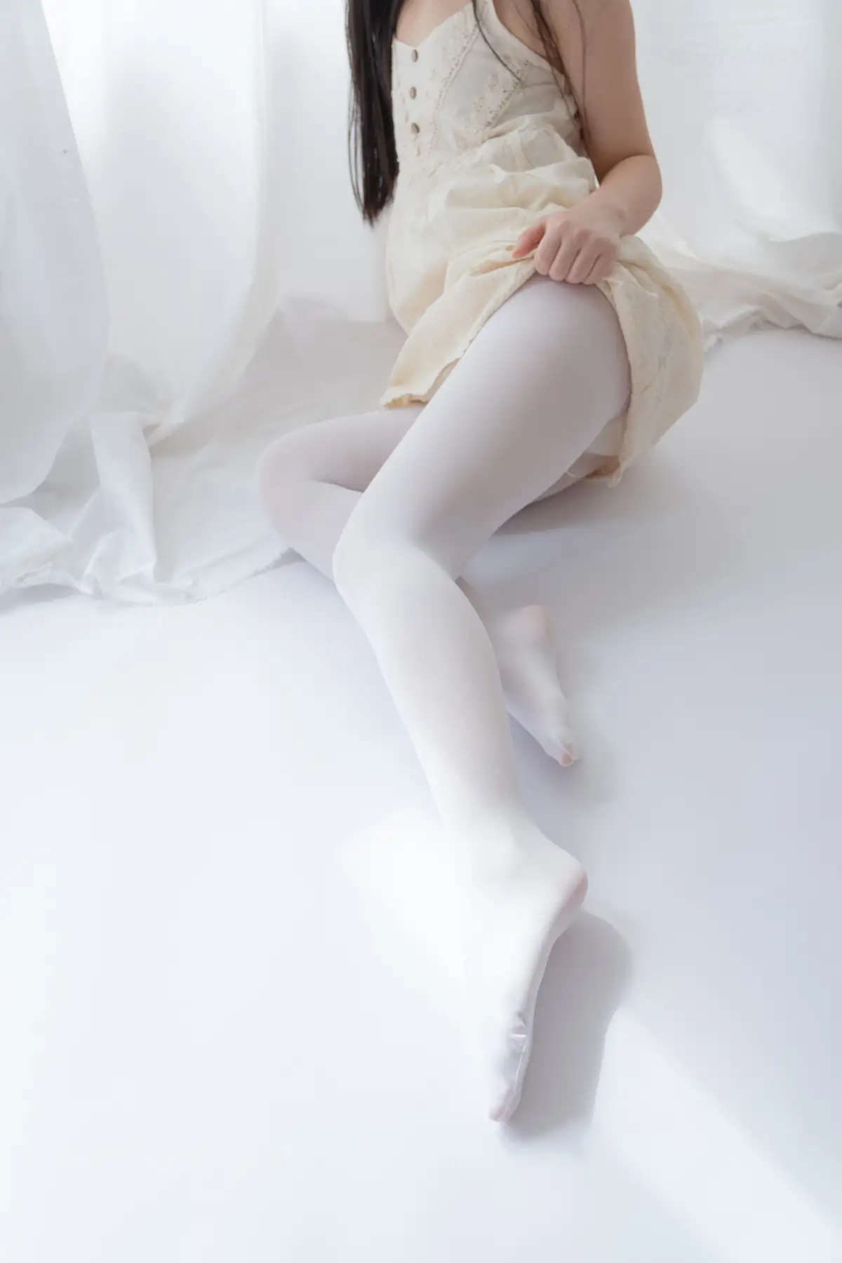 森萝财团 - ALPHA-013 白丝女孩玩美足(90P_329.0M) 森萝财团 - ALPHA-013 白丝女孩玩美足(90P_329.0M)_nb01.xyz_0001