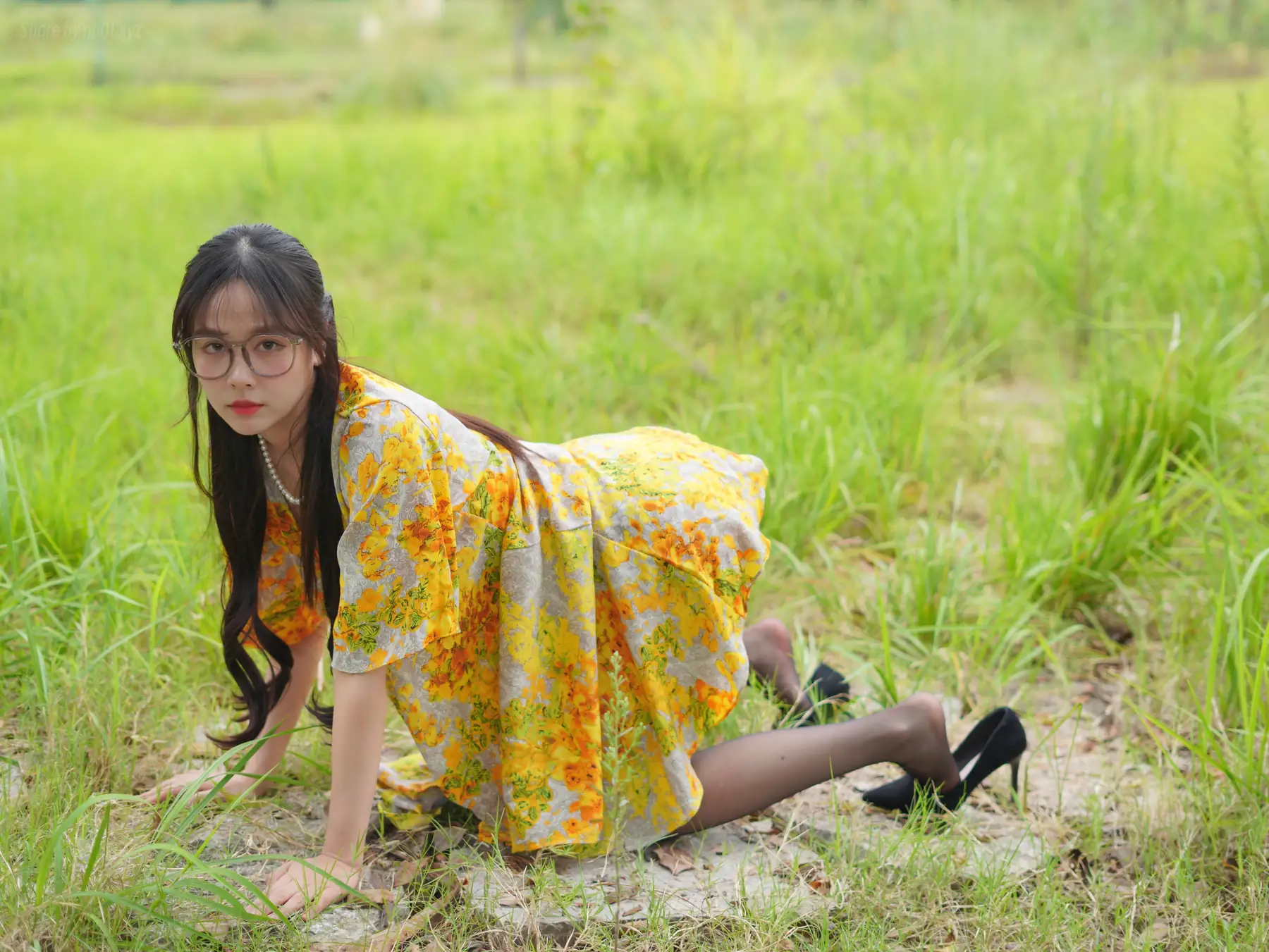 Ceason - 黄色连衣裙黑丝露出(41P_232.9M) Ceason - 黄色连衣裙黑丝露出(41P_232.9M)_nb01.xyz_0004 图片2