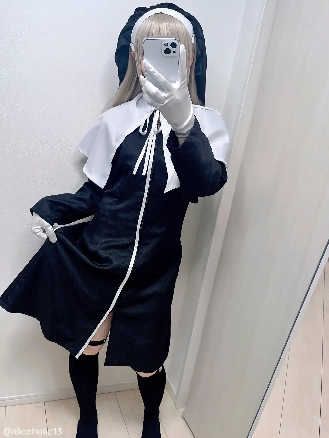 ありすほりっく(@aliceholic13) - 2026-08-08_🖤✝️ 清楚シスターに搾り取られる8分間♡ とろとろサテン手袋コキで連続搾精🤍｜えちえち2衣装・自撮り70枚🖤_彩虹社 修女克蕾雅_4177674(70P+1V_290.3...