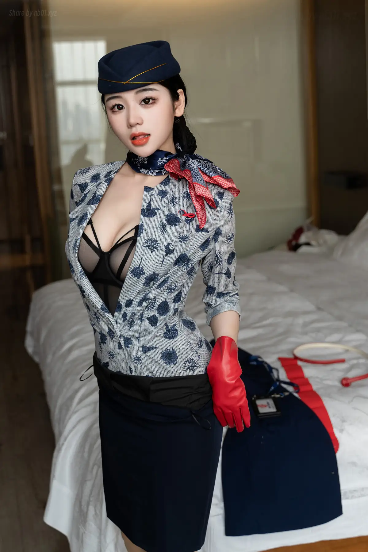[内购无水印]汐汐爱吃草莓 - 青花空姐制服(69P_283.5M) [内购无水印]汐汐爱吃草莓 - 青花空姐制服(69P_283.5M)_nb01.xyz_0020 图片3