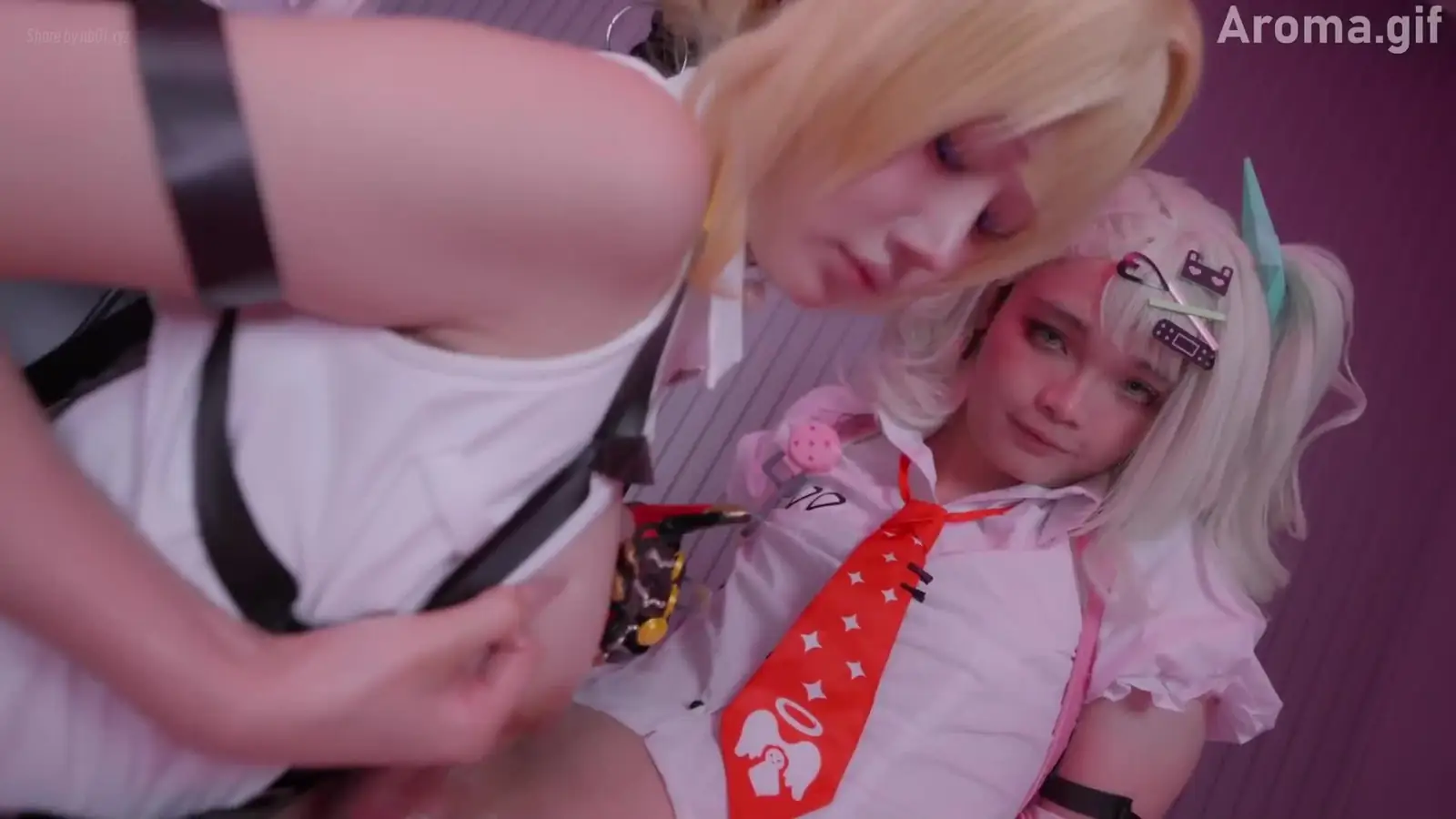 Aroma(@AromaGif) - 20260815_【絕區零】千夏&伊芙琳COSPLAY✨被Aku乳交和口交還被穿著大假屌幹，害我一次射了好多(1V_418.9M) Aroma(@AromaGif) - 20260815_【絕區零】千夏&伊...