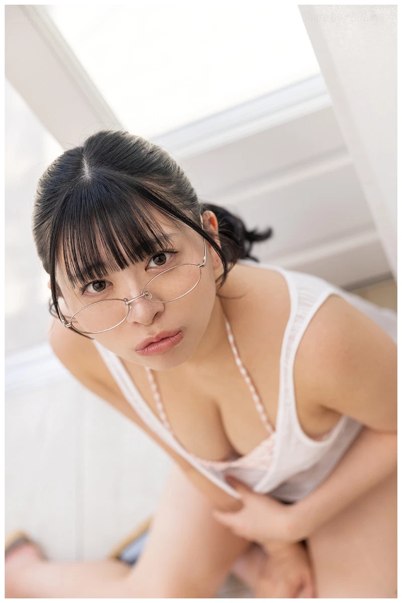 Hanayagi Anna(花柳杏奈) - 夢見心地 アザーカットエディション 【ヌード写真集】FANZA限定特別カット付き(95P_71.2M) Hanayagi Anna(花柳杏奈) - 夢見心地 アザーカットエディション 【ヌード写真集】...