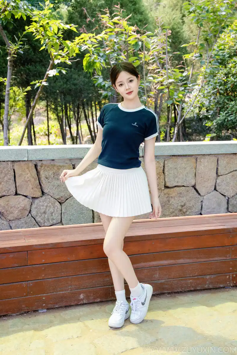 [足愉心]No.039 嘉怡(搭配：体操服、白色短裙、白色棉袜、运动鞋)(120P_2.1G) [足愉心]No.039 嘉怡(搭配：体操服、白色短裙、白色棉袜、运动鞋)(120P_2.1G)_nb01.xyz_0001
