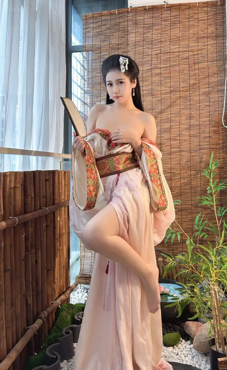 呆猫猫m - B站丝足御姐女神 反差汉服古风coser舰长福利(129P+2V_835.7M) 呆猫猫m - B站丝足御姐女神 反差汉服古风coser舰长福利(129P+2V_835.7M)_nb01.xyz_0001